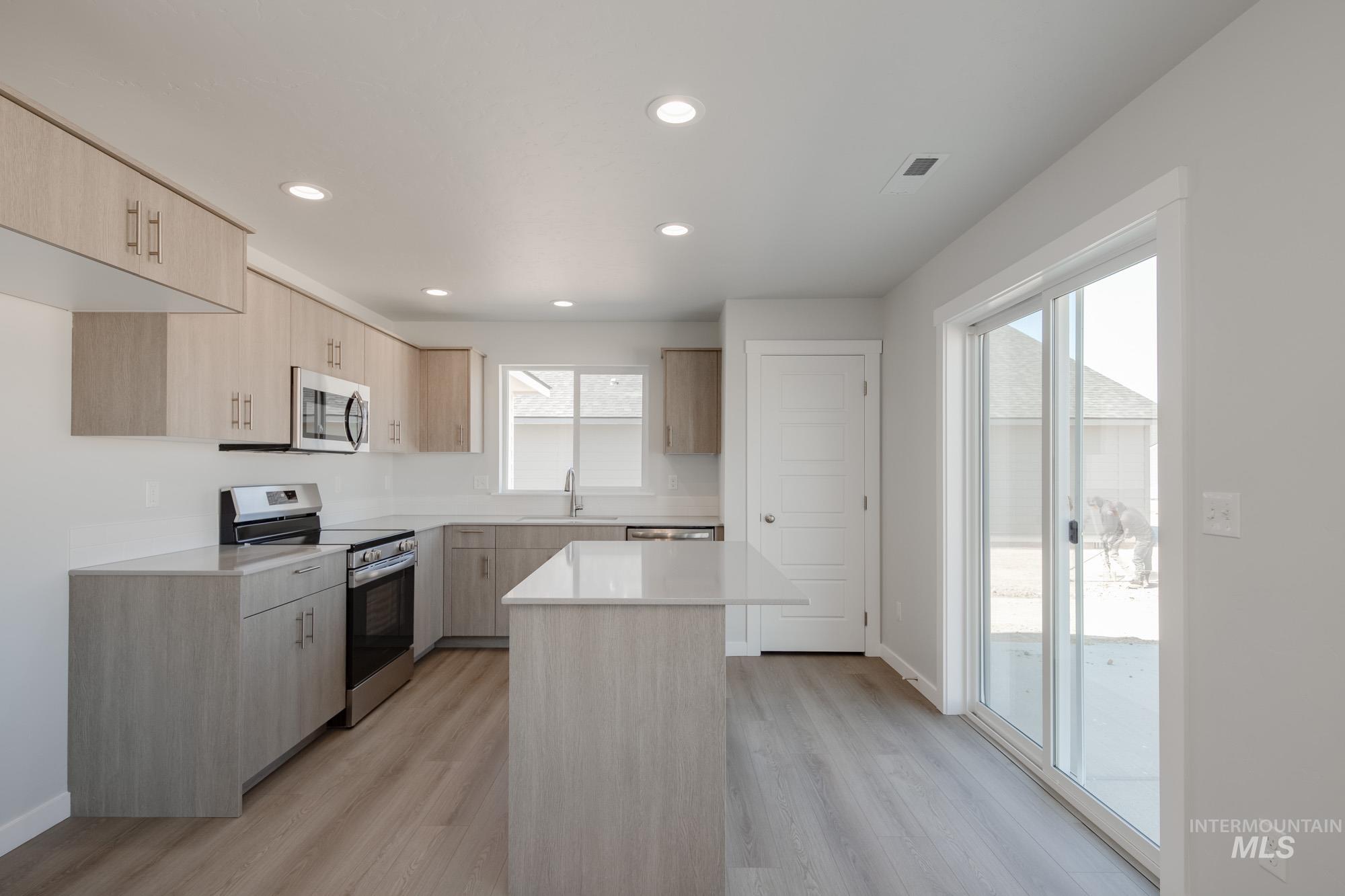 3882 W Maypearl St, Meridian, Idaho 83642, 4 Bedrooms, 2.5 Bathrooms, Residential For Sale, Price $459,990,MLS 98962421