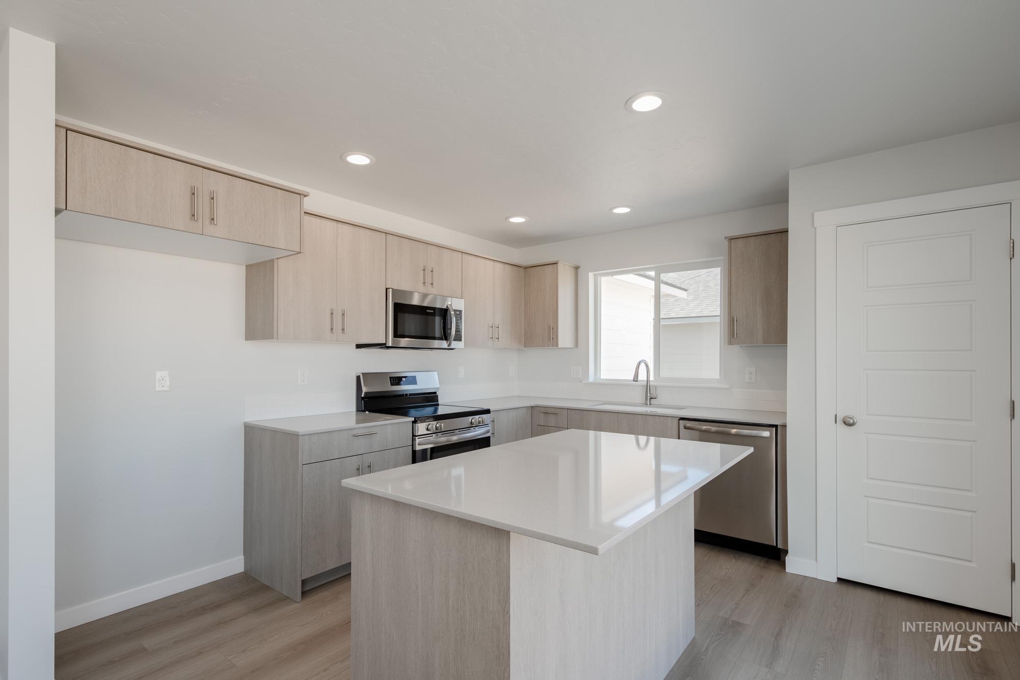 3882 W Maypearl St, Meridian, Idaho 83642, 4 Bedrooms, 2.5 Bathrooms, Residential For Sale, Price $459,990,MLS 98962421