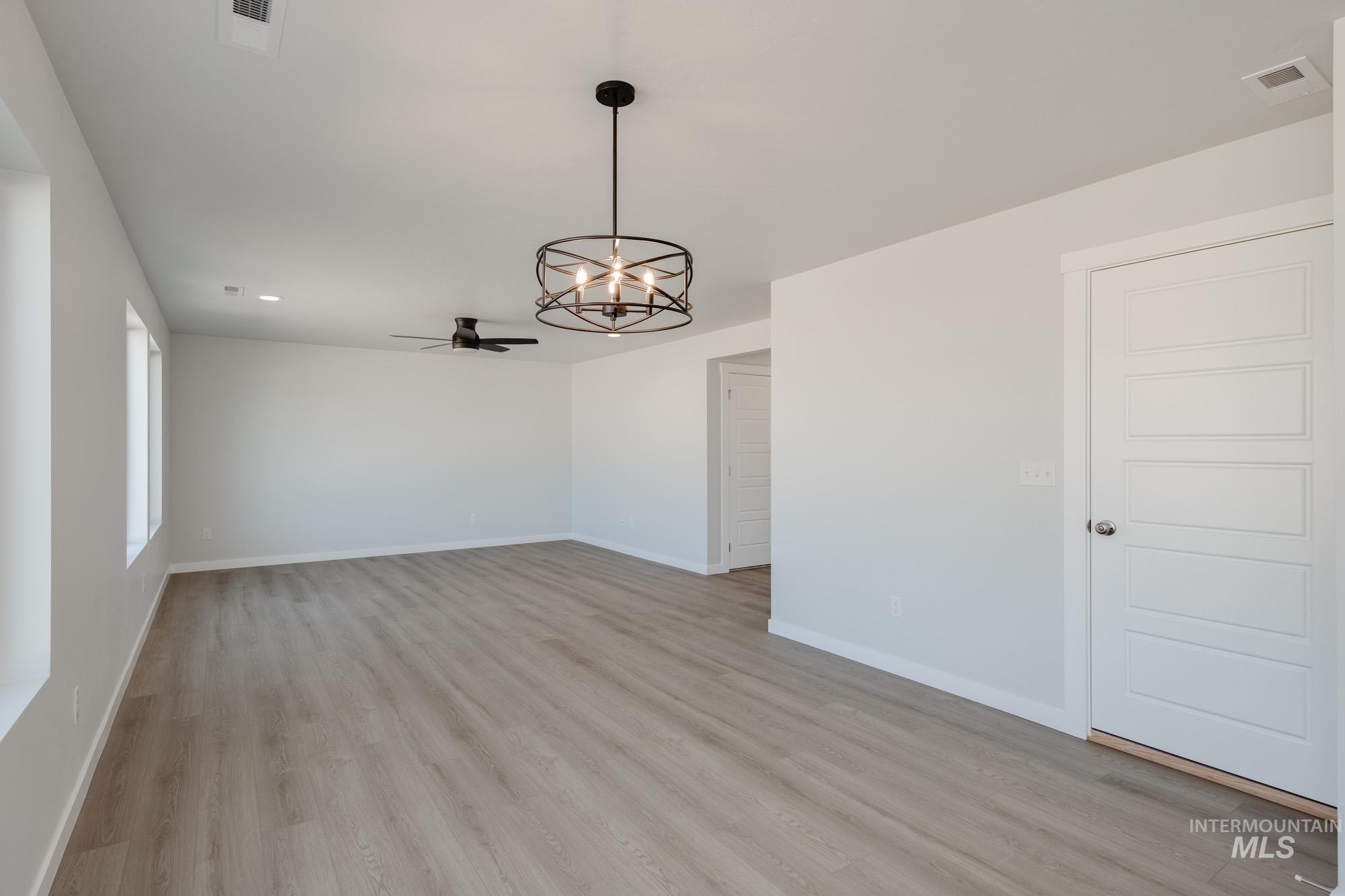 3882 W Maypearl St, Meridian, Idaho 83642, 4 Bedrooms, 2.5 Bathrooms, Residential For Sale, Price $459,990,MLS 98962421