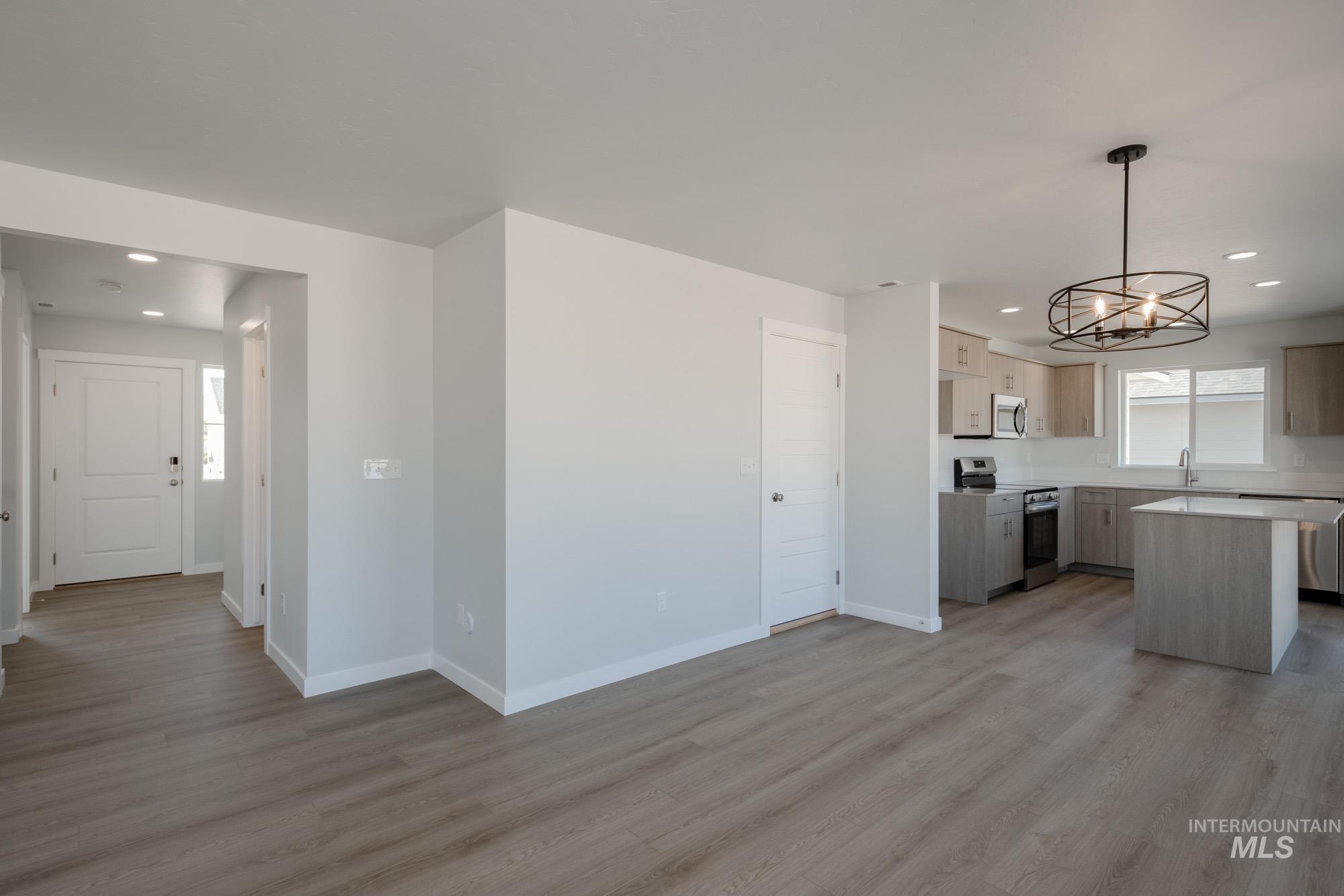 3882 W Maypearl St, Meridian, Idaho 83642, 4 Bedrooms, 2.5 Bathrooms, Residential For Sale, Price $459,990,MLS 98962421