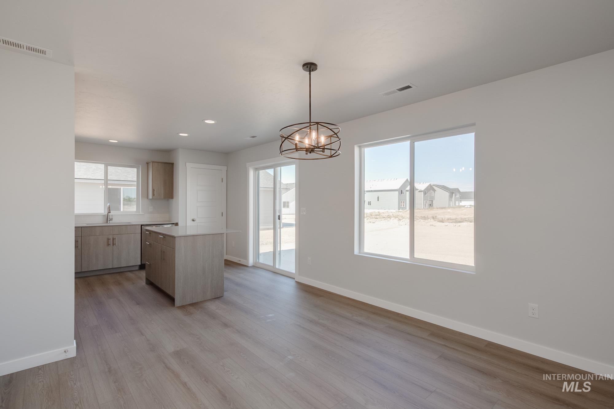 3882 W Maypearl St, Meridian, Idaho 83642, 4 Bedrooms, 2.5 Bathrooms, Residential For Sale, Price $459,990,MLS 98962421