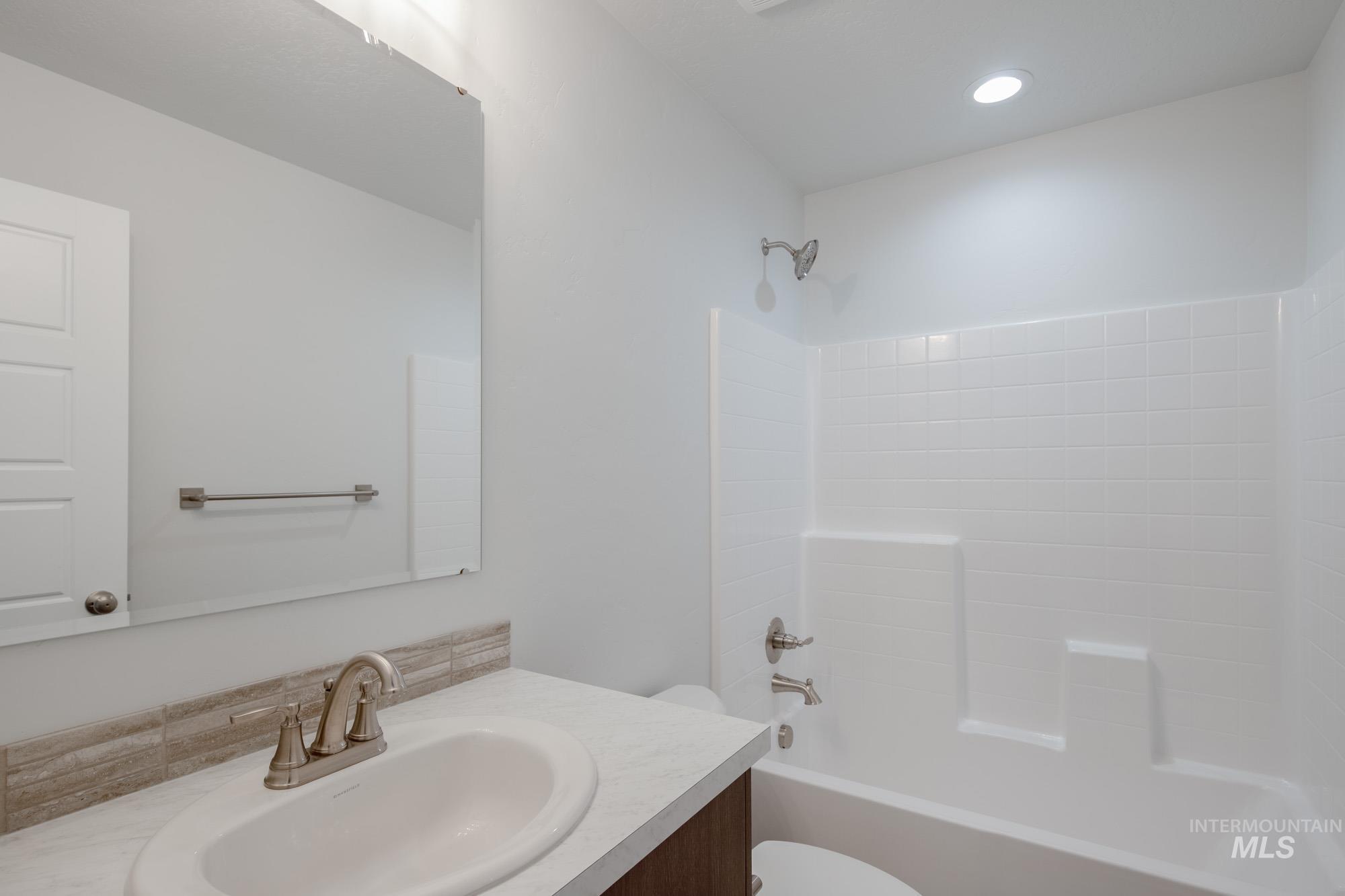 3904 W Maypearl St, Meridian, Idaho 83642, 3 Bedrooms, 2 Bathrooms, Residential For Sale, Price $414,990,MLS 98962425