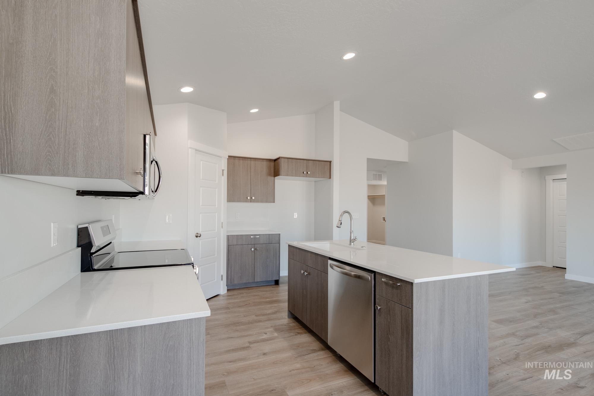 3904 W Maypearl St, Meridian, Idaho 83642, 3 Bedrooms, 2 Bathrooms, Residential For Sale, Price $414,990,MLS 98962425