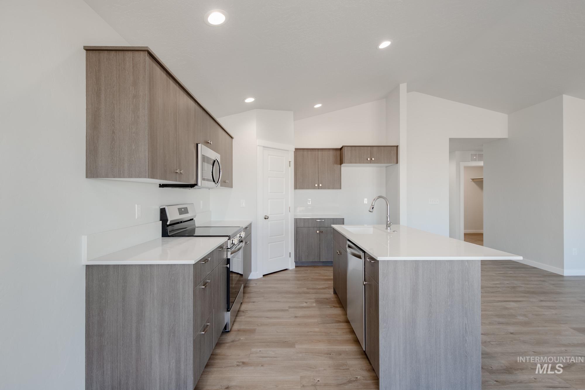 3904 W Maypearl St, Meridian, Idaho 83642, 3 Bedrooms, 2 Bathrooms, Residential For Sale, Price $414,990,MLS 98962425