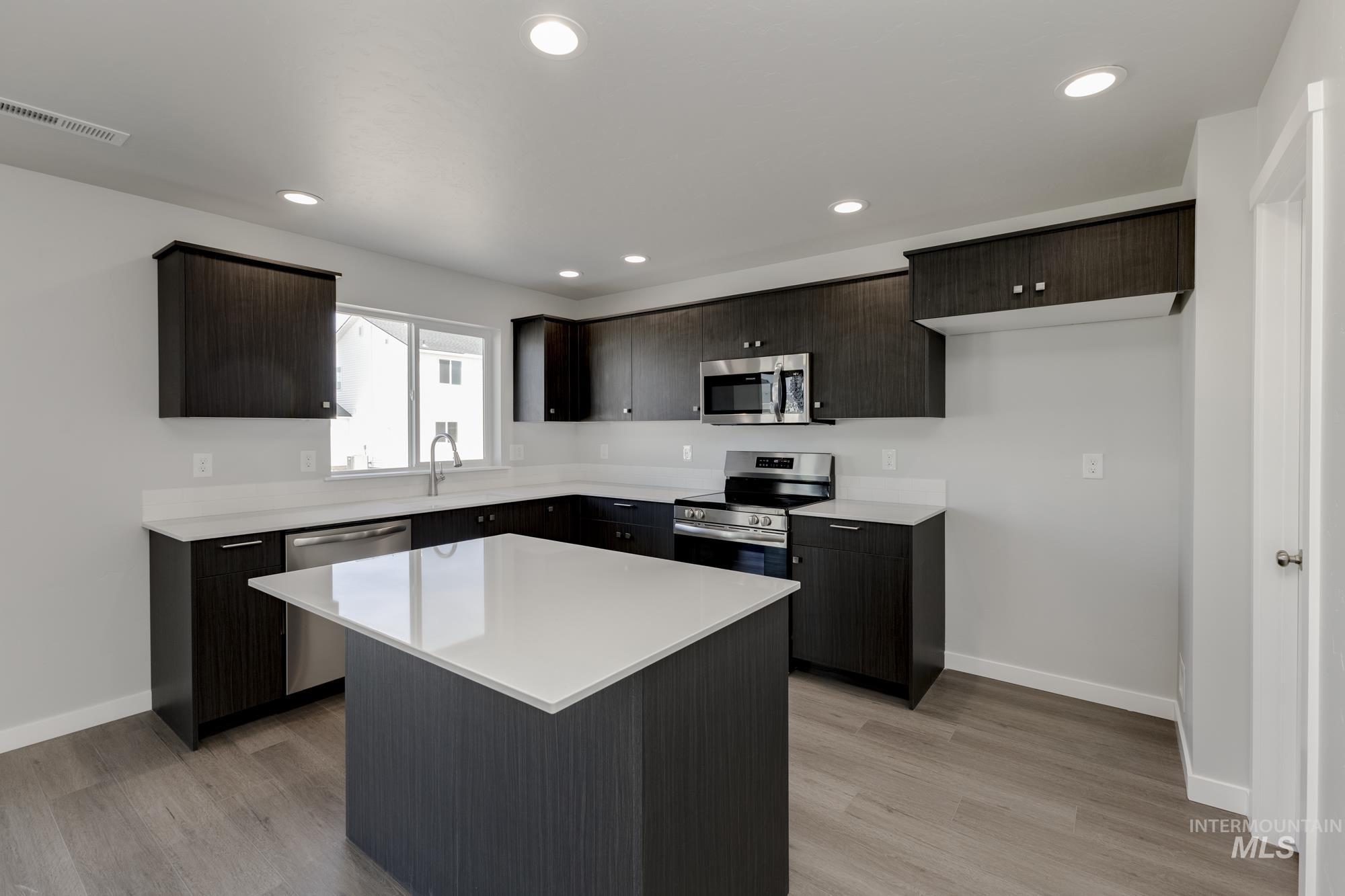 13318 Cut St, Caldwell, Idaho 83607, 4 Bedrooms, 2.5 Bathrooms, Residential For Sale, Price $429,990,MLS 98962429