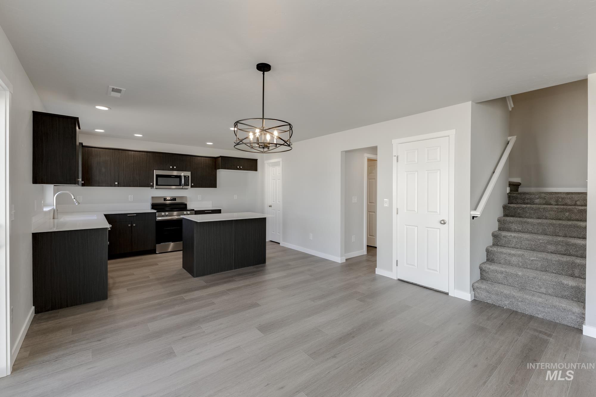 13318 Cut St, Caldwell, Idaho 83607, 4 Bedrooms, 2.5 Bathrooms, Residential For Sale, Price $429,990,MLS 98962429