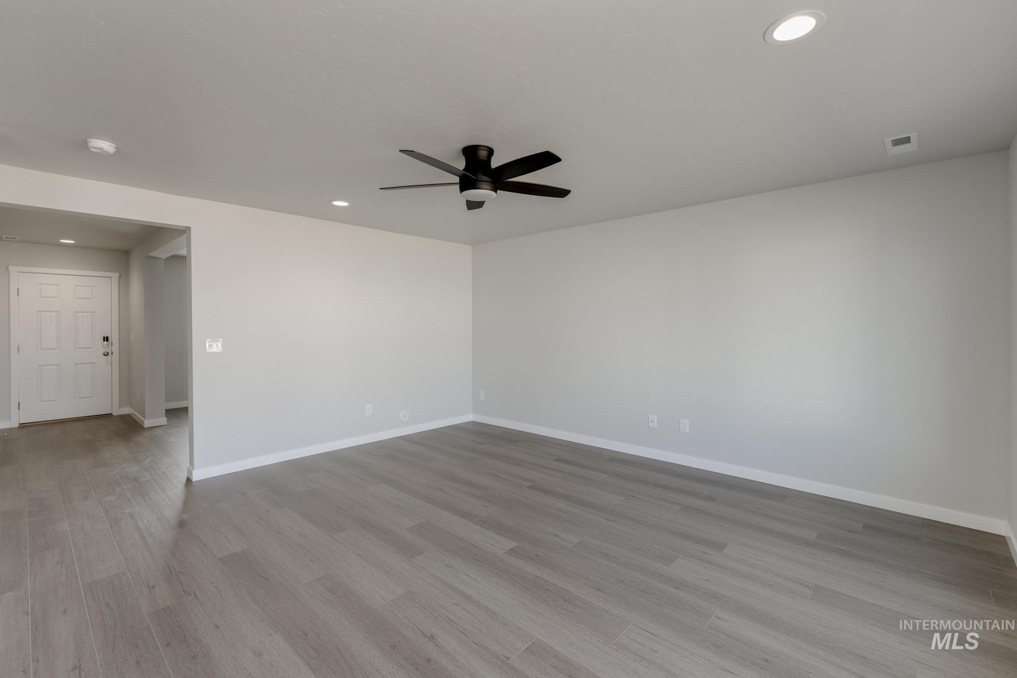 13318 Cut St, Caldwell, Idaho 83607, 4 Bedrooms, 2.5 Bathrooms, Residential For Sale, Price $429,990,MLS 98962429