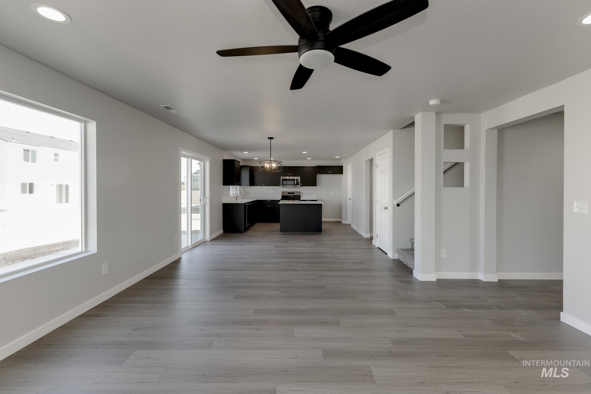 13318 Cut St, Caldwell, Idaho 83607, 4 Bedrooms, 2.5 Bathrooms, Residential For Sale, Price $429,990,MLS 98962429