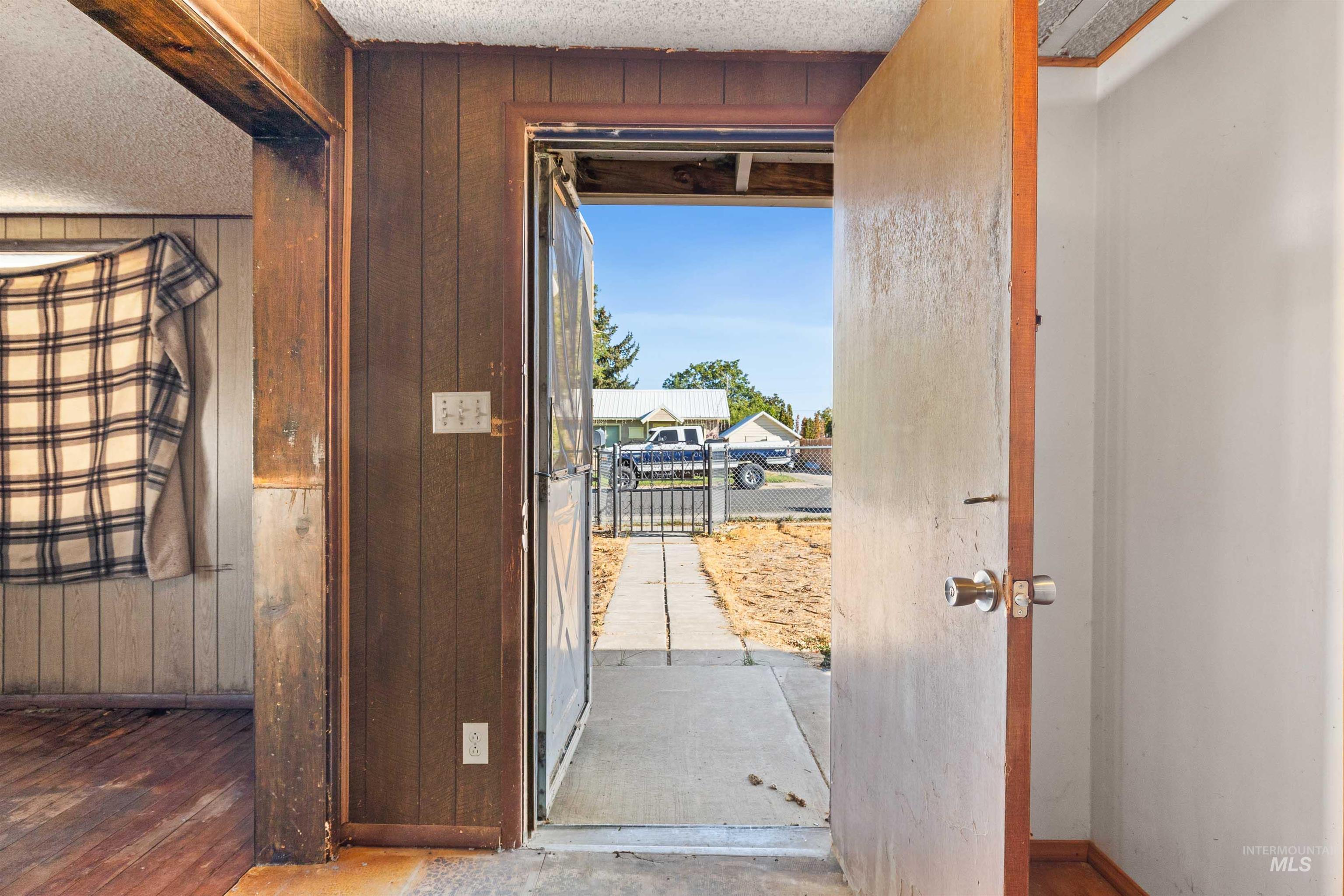 929 Sprague Avenue, Buhl, Idaho 83316, 3 Bedrooms, 2 Bathrooms, Residential For Sale, Price $199,900,MLS 98962438