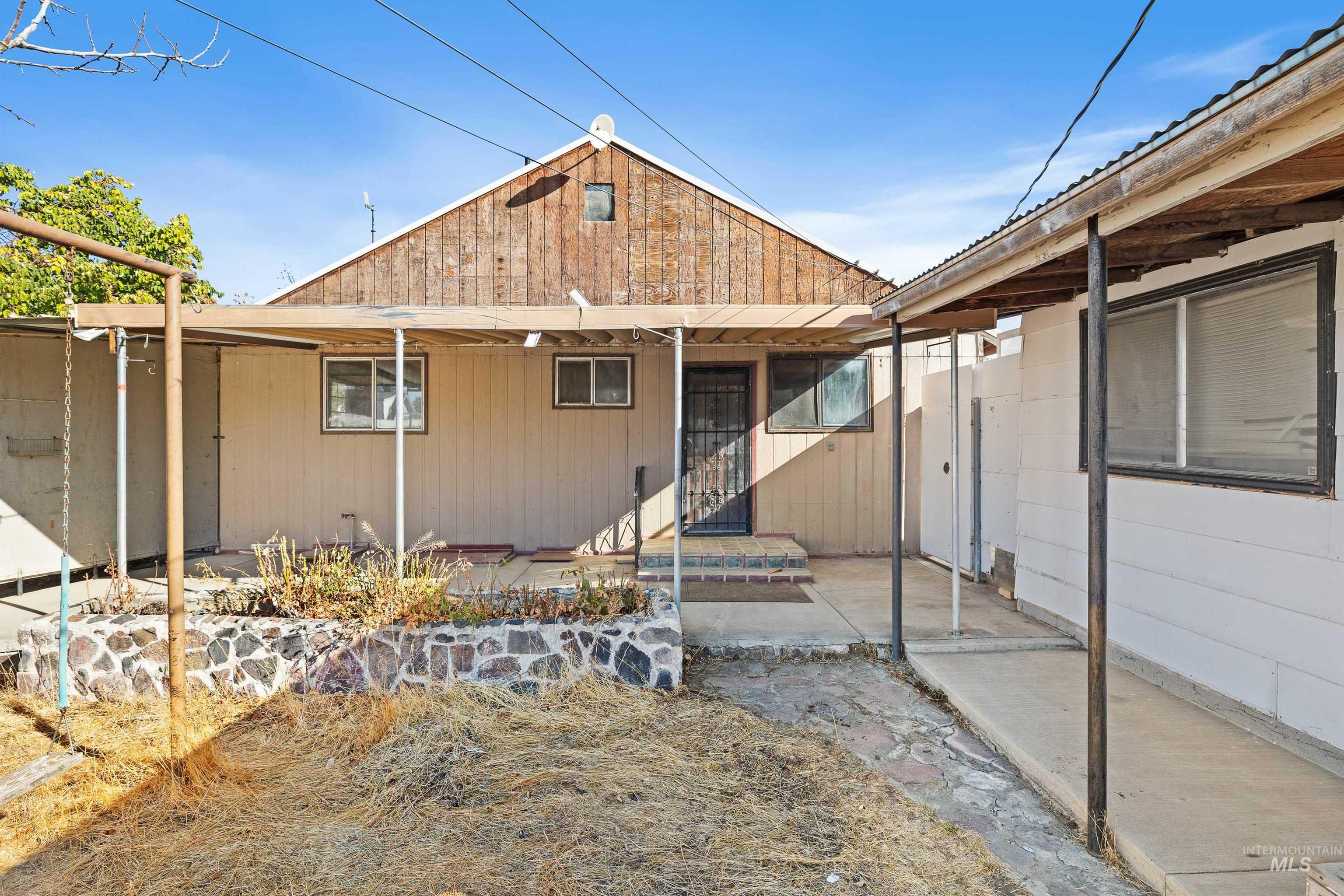 929 Sprague Avenue, Buhl, Idaho 83316, 3 Bedrooms, 2 Bathrooms, Residential For Sale, Price $199,900,MLS 98962438