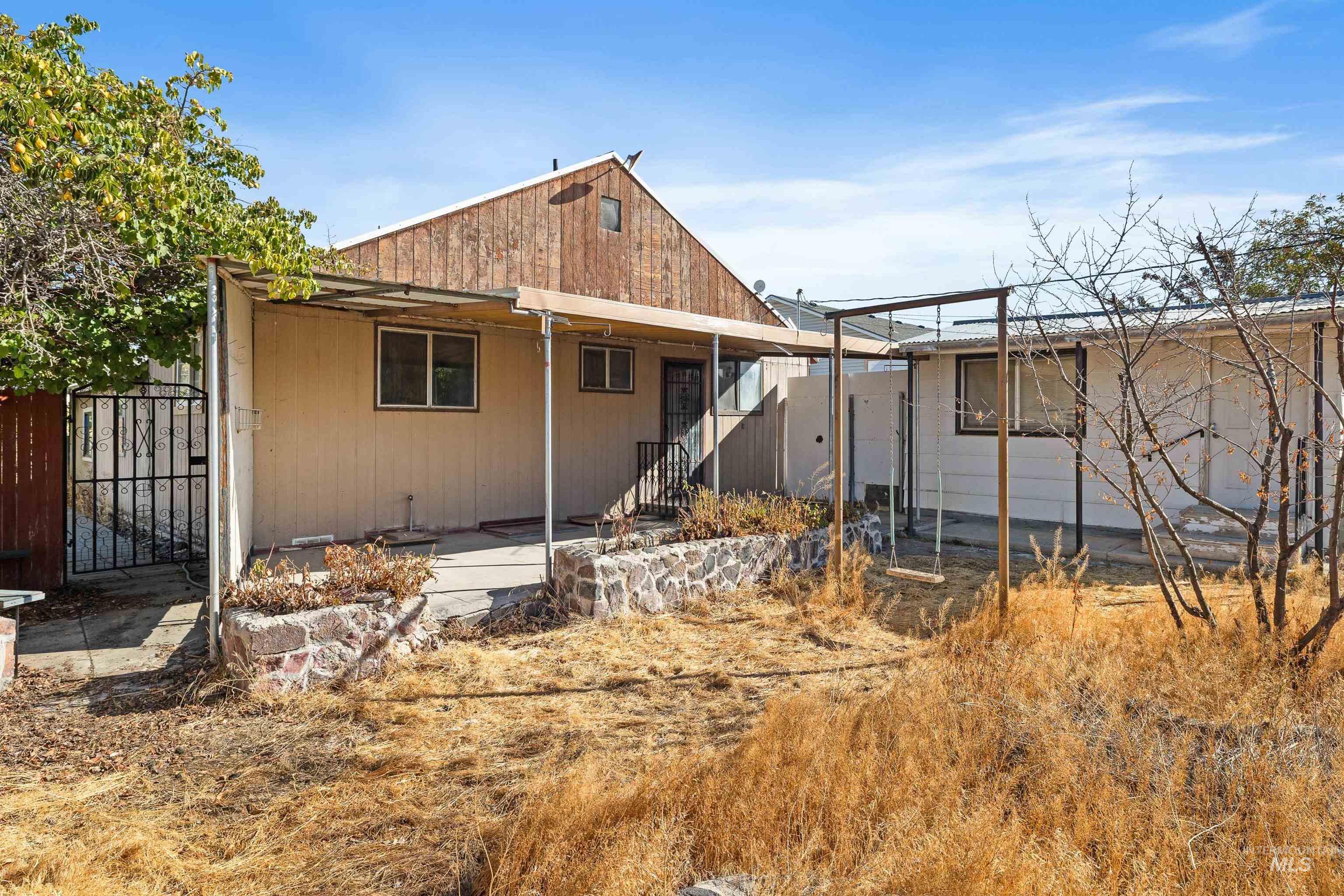 929 Sprague Avenue, Buhl, Idaho 83316, 3 Bedrooms, 2 Bathrooms, Residential For Sale, Price $199,900,MLS 98962438