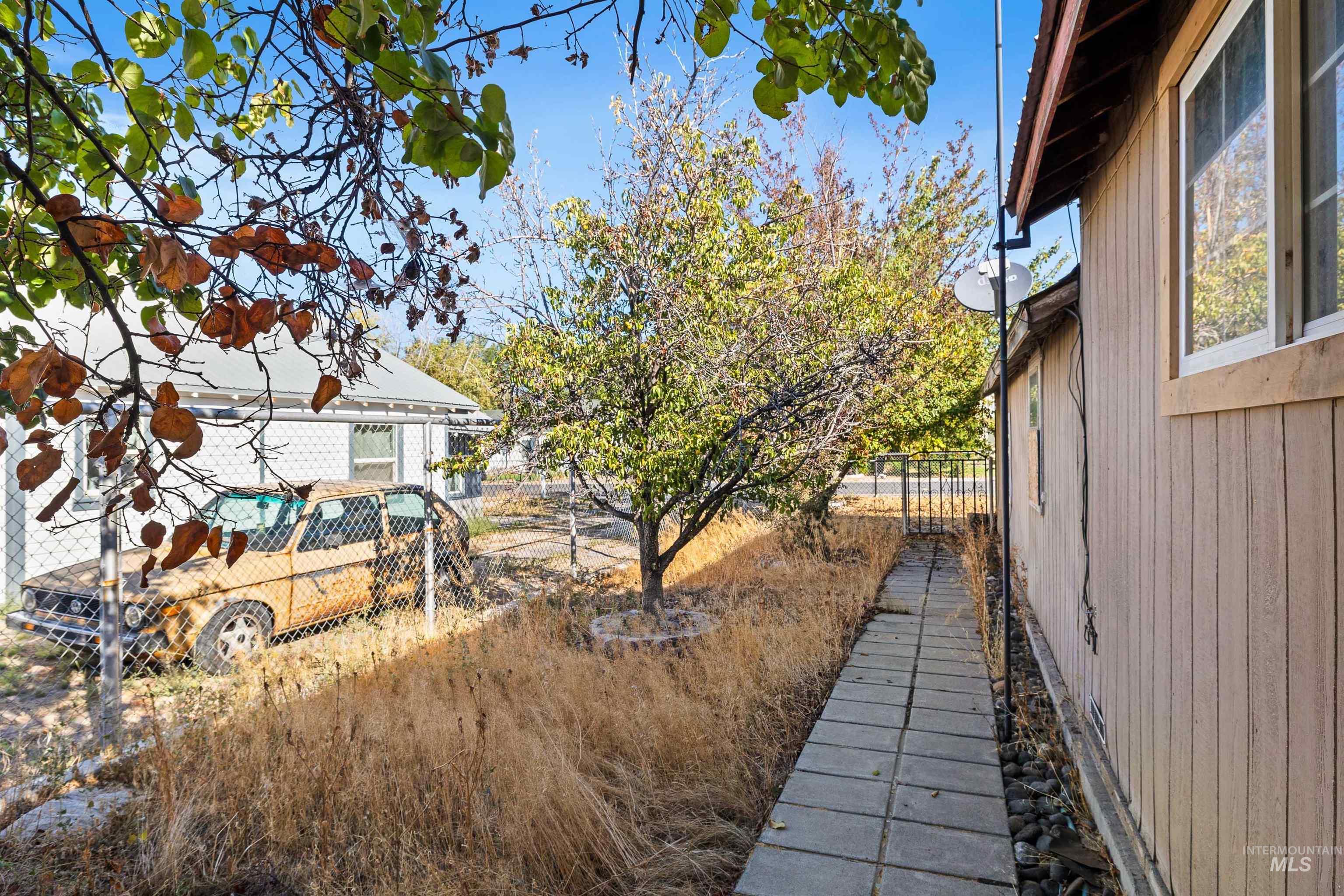929 Sprague Avenue, Buhl, Idaho 83316, 3 Bedrooms, 2 Bathrooms, Residential For Sale, Price $199,900,MLS 98962438