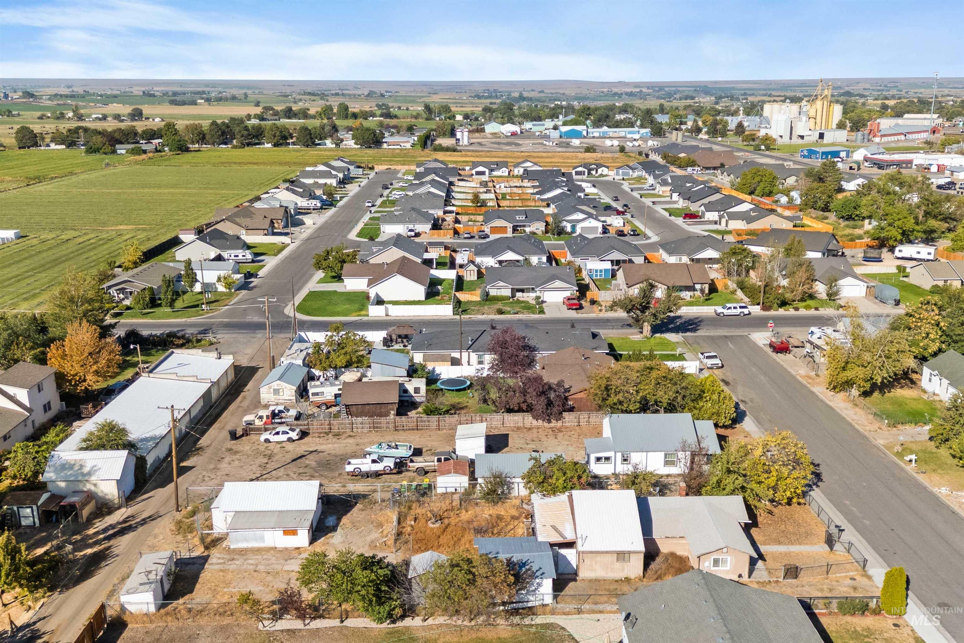 929 Sprague Avenue, Buhl, Idaho 83316, 3 Bedrooms, 2 Bathrooms, Residential For Sale, Price $199,900,MLS 98962438