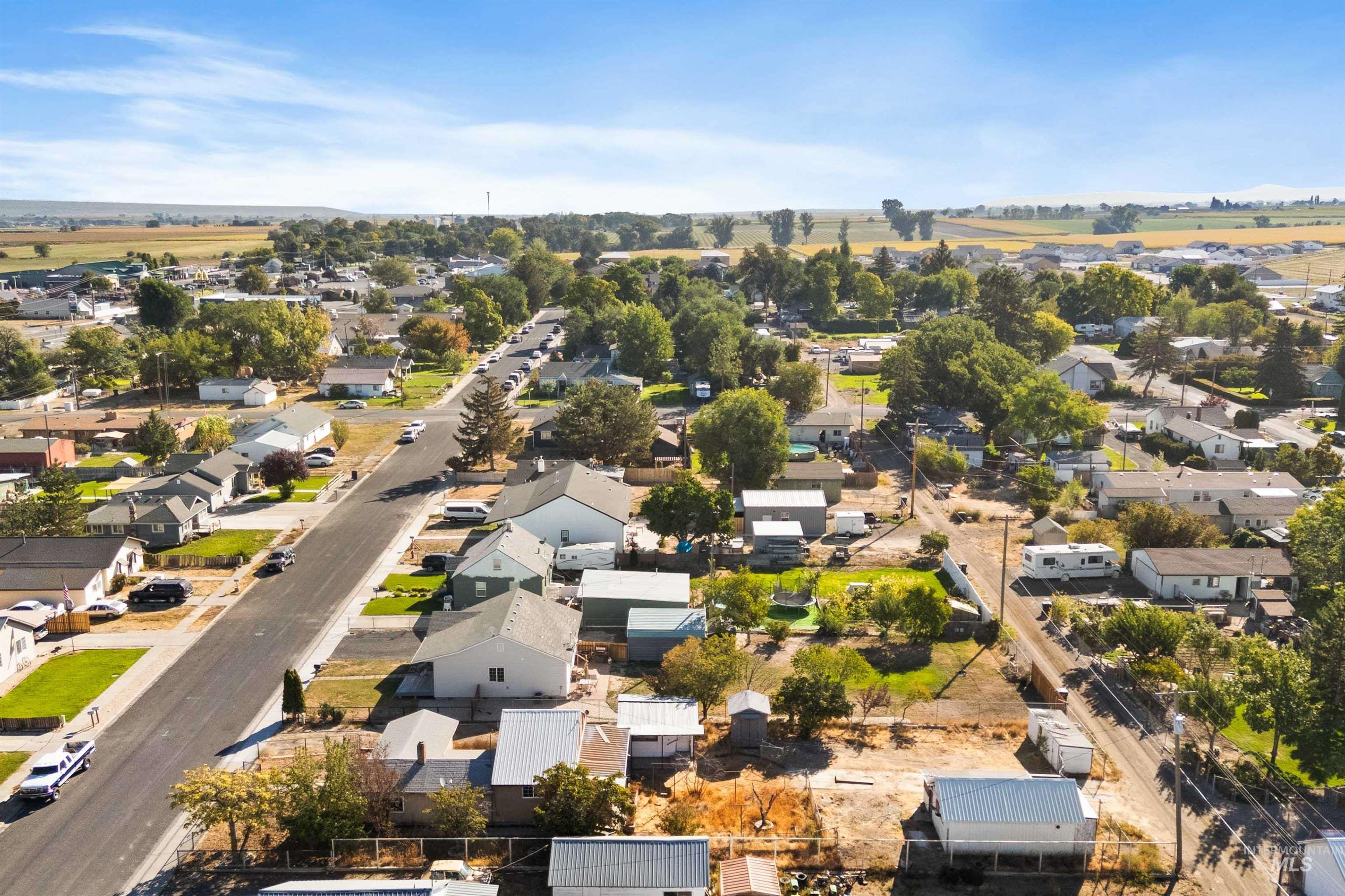 929 Sprague Avenue, Buhl, Idaho 83316, 3 Bedrooms, 2 Bathrooms, Residential For Sale, Price $199,900,MLS 98962438