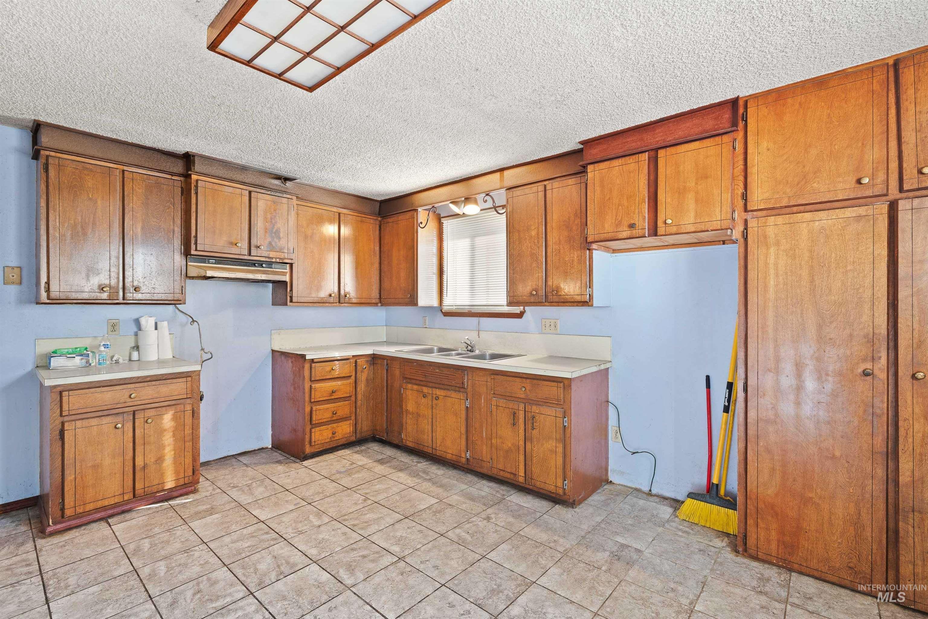 929 Sprague Avenue, Buhl, Idaho 83316, 3 Bedrooms, 2 Bathrooms, Residential For Sale, Price $199,900,MLS 98962438