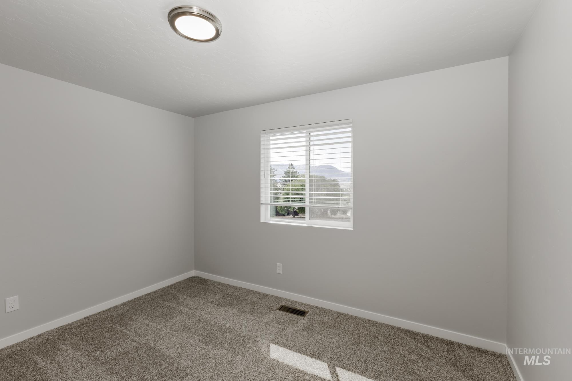 115 Caribou St, Horseshoe Bend, Idaho 83629, 3 Bedrooms, 2.5 Bathrooms, Residential For Sale, Price $319,990,MLS 98962442