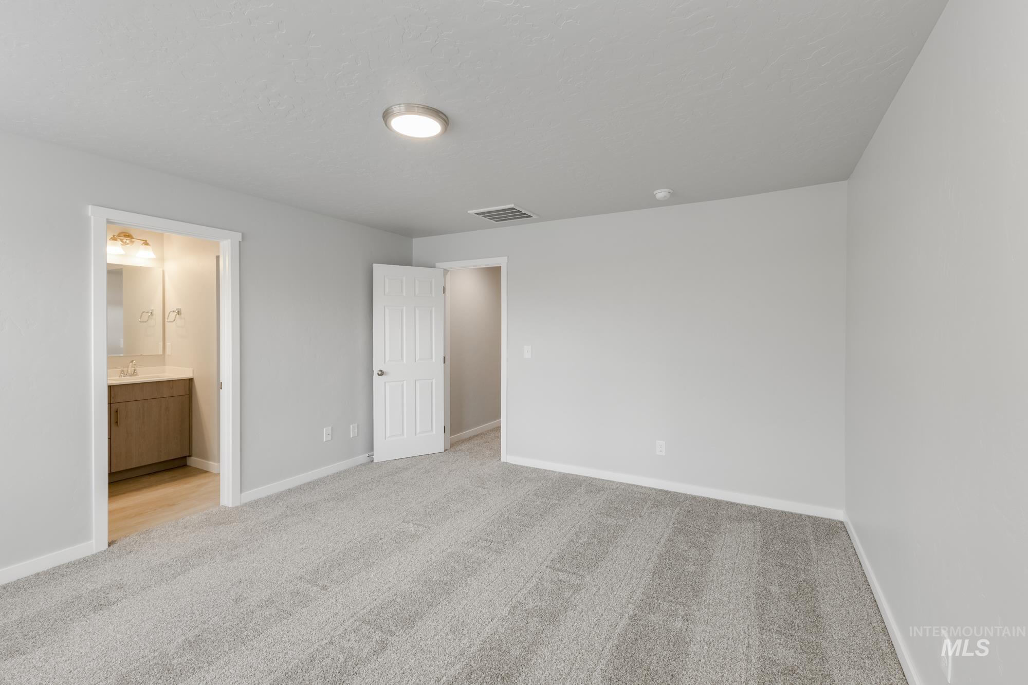 115 Caribou St, Horseshoe Bend, Idaho 83629, 3 Bedrooms, 2.5 Bathrooms, Residential For Sale, Price $319,990,MLS 98962442