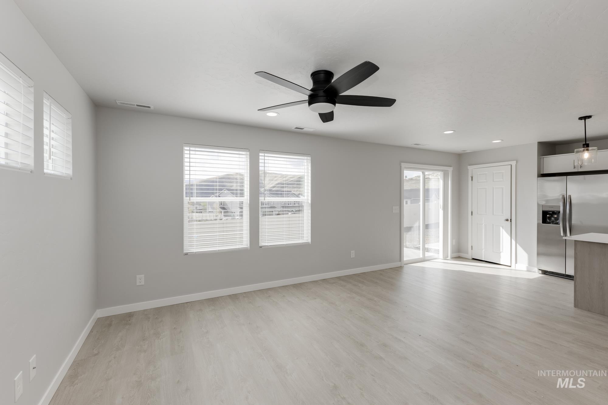 115 Caribou St, Horseshoe Bend, Idaho 83629, 3 Bedrooms, 2.5 Bathrooms, Residential For Sale, Price $319,990,MLS 98962442