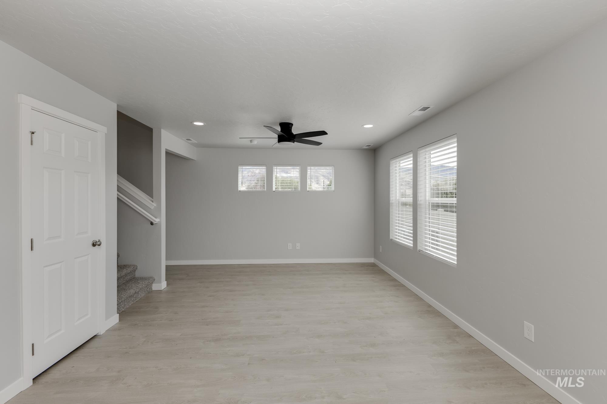 115 Caribou St, Horseshoe Bend, Idaho 83629, 3 Bedrooms, 2.5 Bathrooms, Residential For Sale, Price $319,990,MLS 98962442