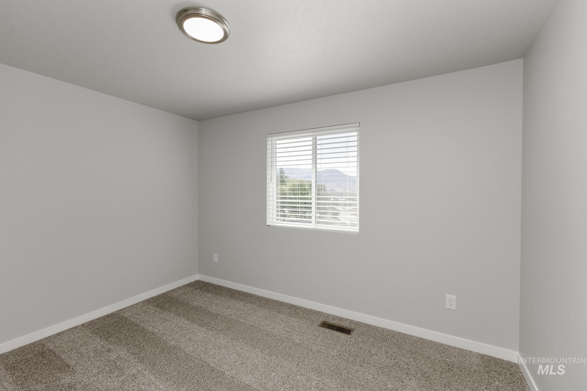 117 Caribou St, Horseshoe Bend, Idaho 83629, 3 Bedrooms, 2.5 Bathrooms, Residential For Sale, Price $317,990,MLS 98962443