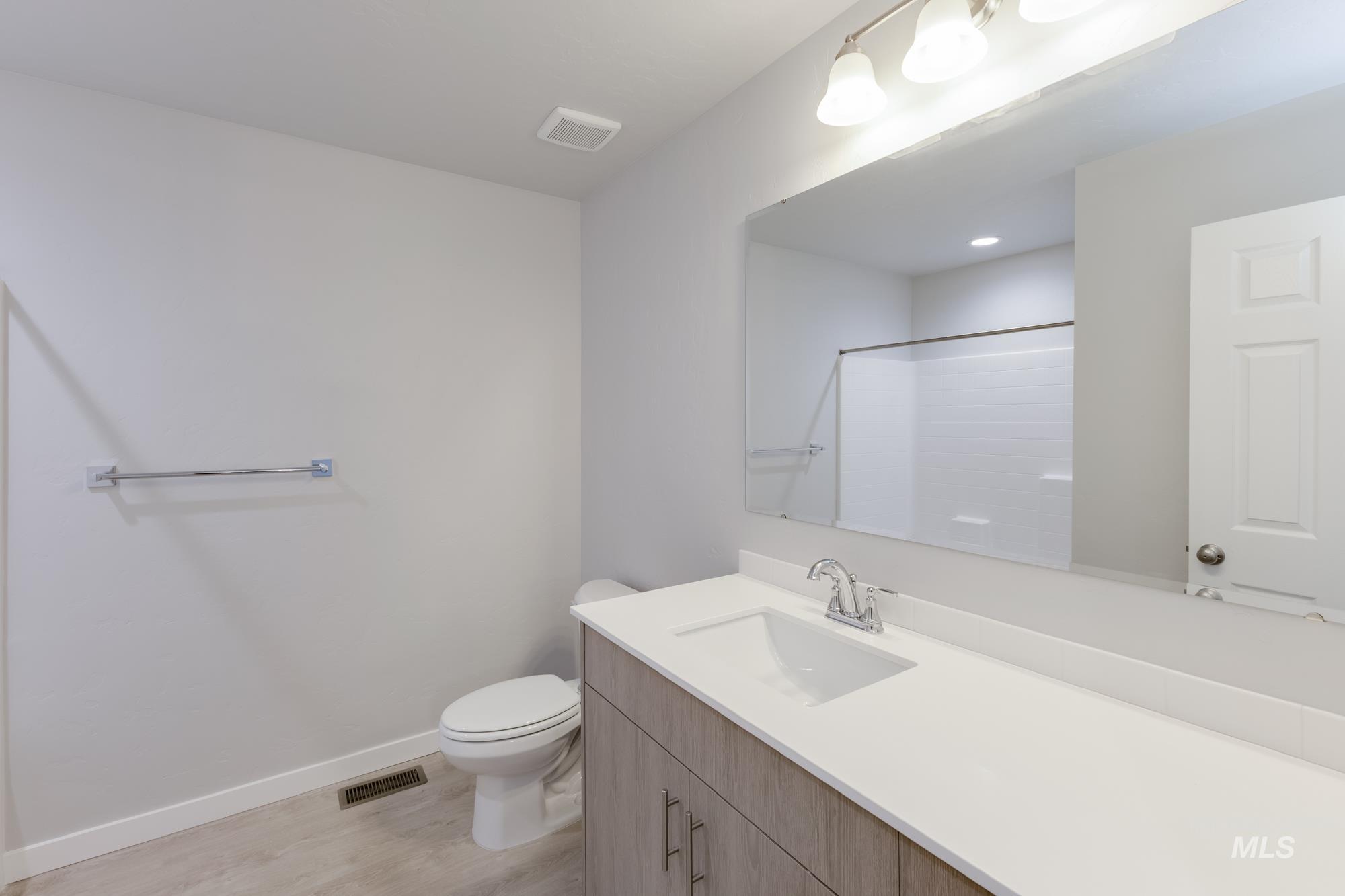 117 Caribou St, Horseshoe Bend, Idaho 83629, 3 Bedrooms, 2.5 Bathrooms, Residential For Sale, Price $317,990,MLS 98962443