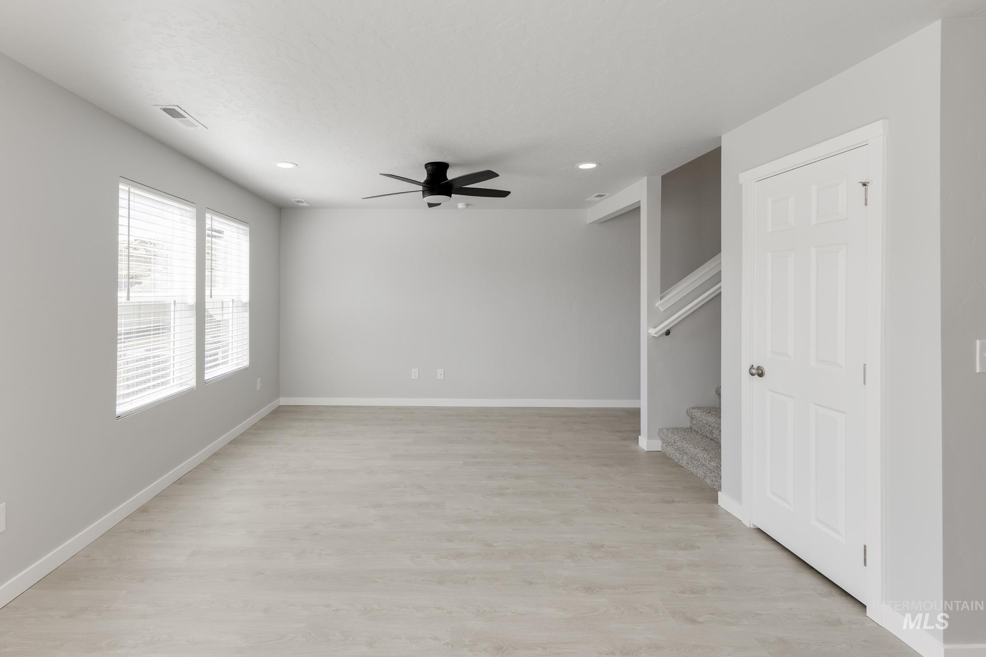 117 Caribou St, Horseshoe Bend, Idaho 83629, 3 Bedrooms, 2.5 Bathrooms, Residential For Sale, Price $317,990,MLS 98962443