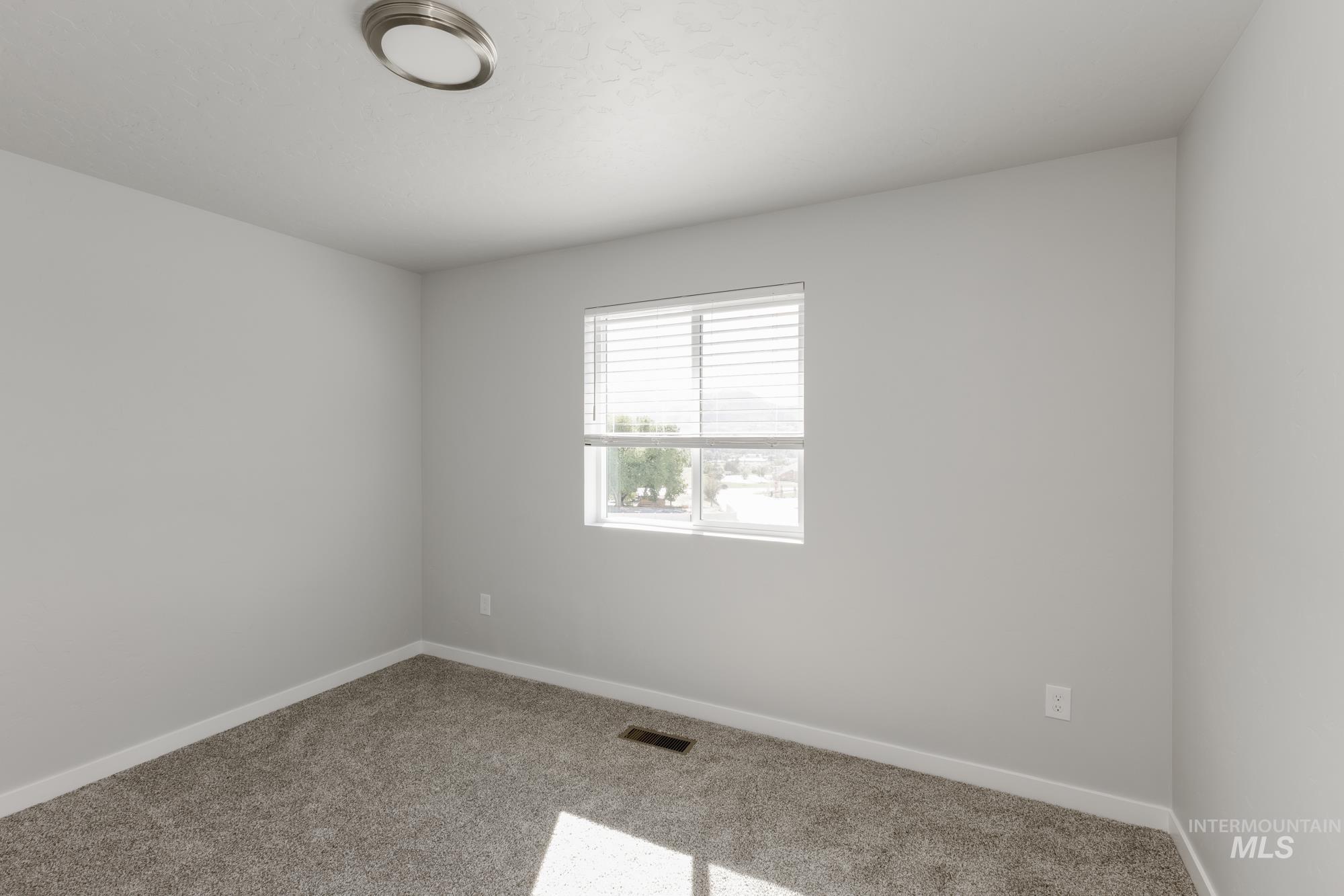 119 Caribou St, Horseshoe Bend, Idaho 83629, 3 Bedrooms, 2.5 Bathrooms, Residential For Sale, Price $317,990,MLS 98962444