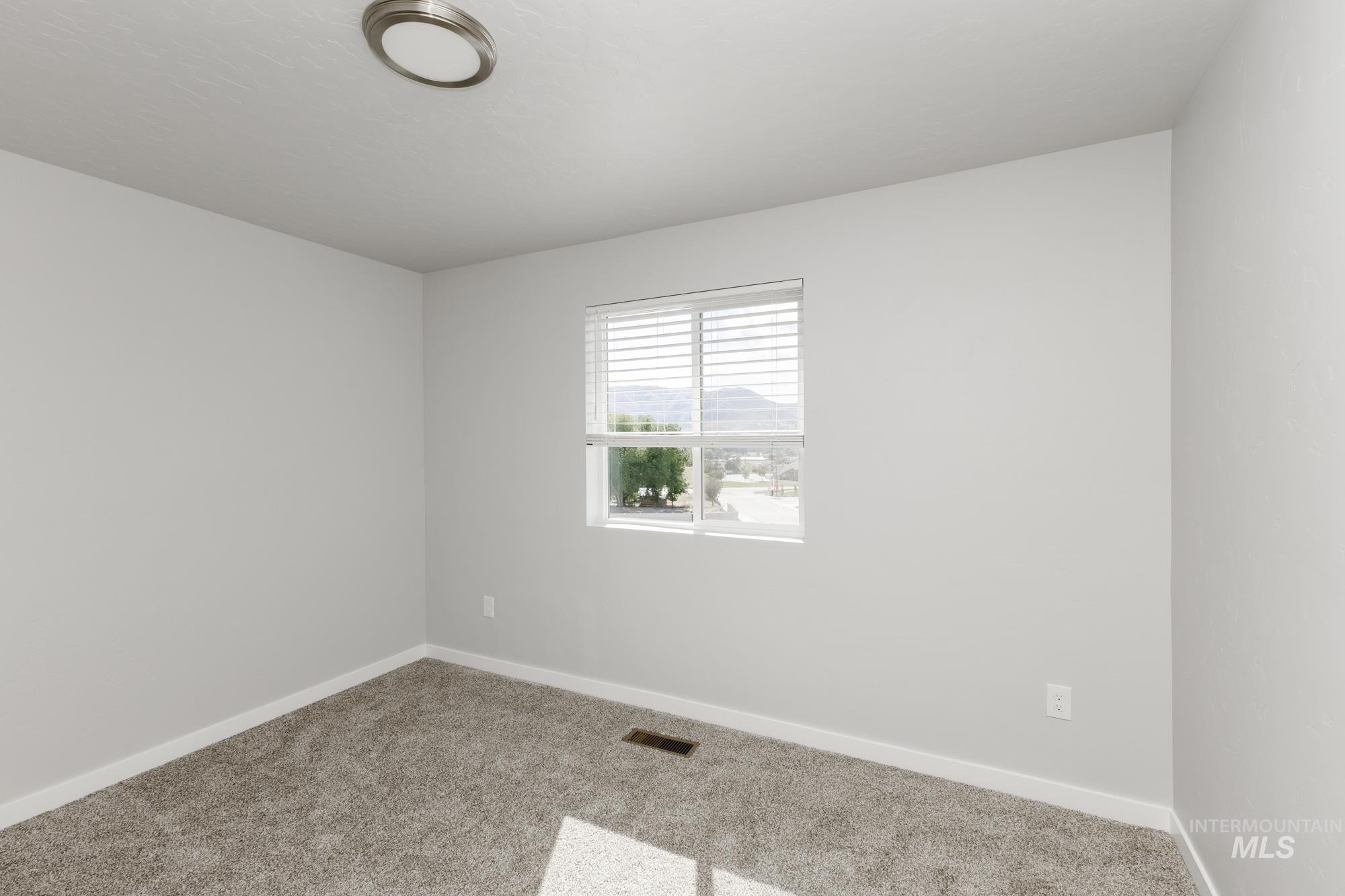 119 Caribou St, Horseshoe Bend, Idaho 83629, 3 Bedrooms, 2.5 Bathrooms, Residential For Sale, Price $317,990,MLS 98962444