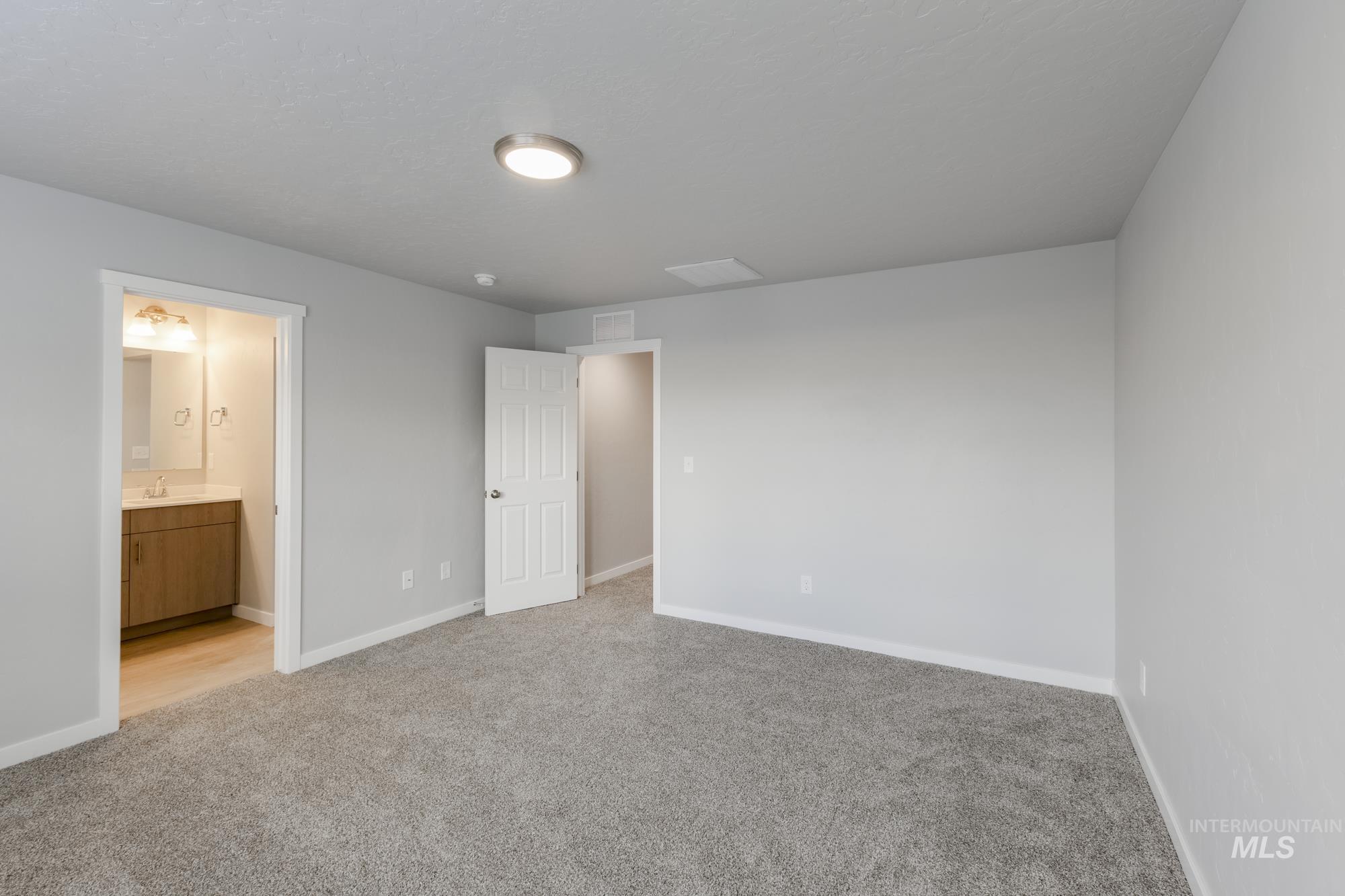 119 Caribou St, Horseshoe Bend, Idaho 83629, 3 Bedrooms, 2.5 Bathrooms, Residential For Sale, Price $317,990,MLS 98962444