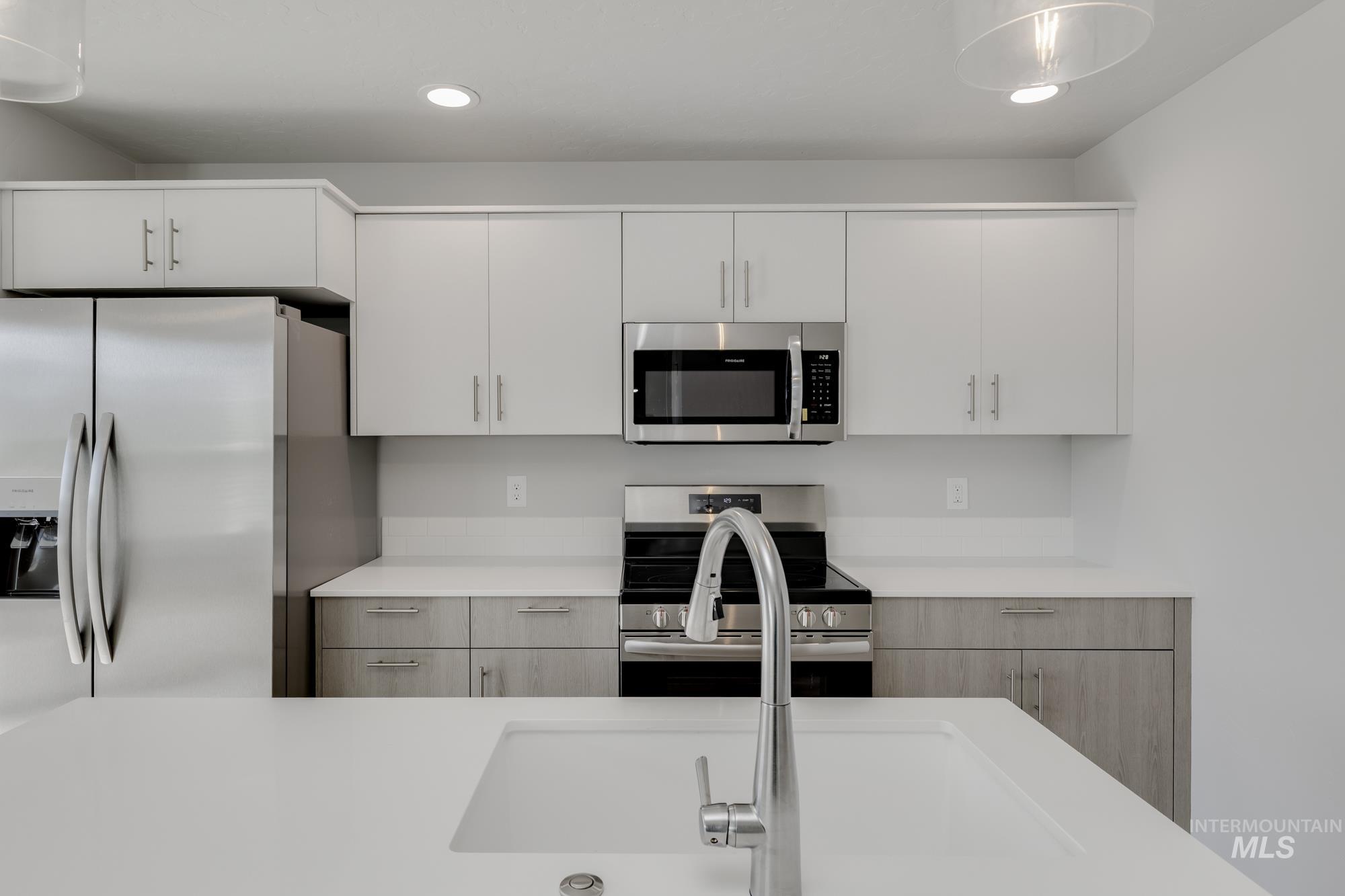 119 Caribou St, Horseshoe Bend, Idaho 83629, 3 Bedrooms, 2.5 Bathrooms, Residential For Sale, Price $317,990,MLS 98962444