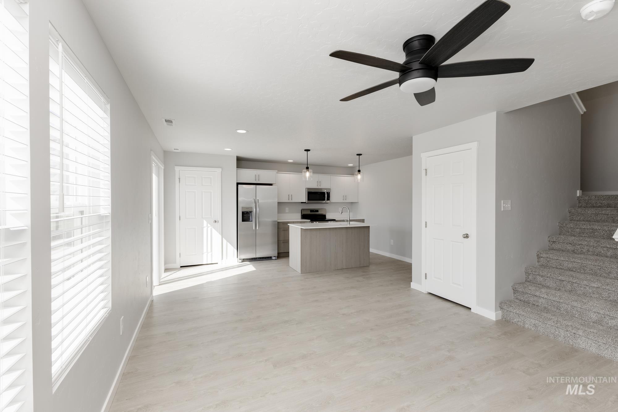 119 Caribou St, Horseshoe Bend, Idaho 83629, 3 Bedrooms, 2.5 Bathrooms, Residential For Sale, Price $317,990,MLS 98962444