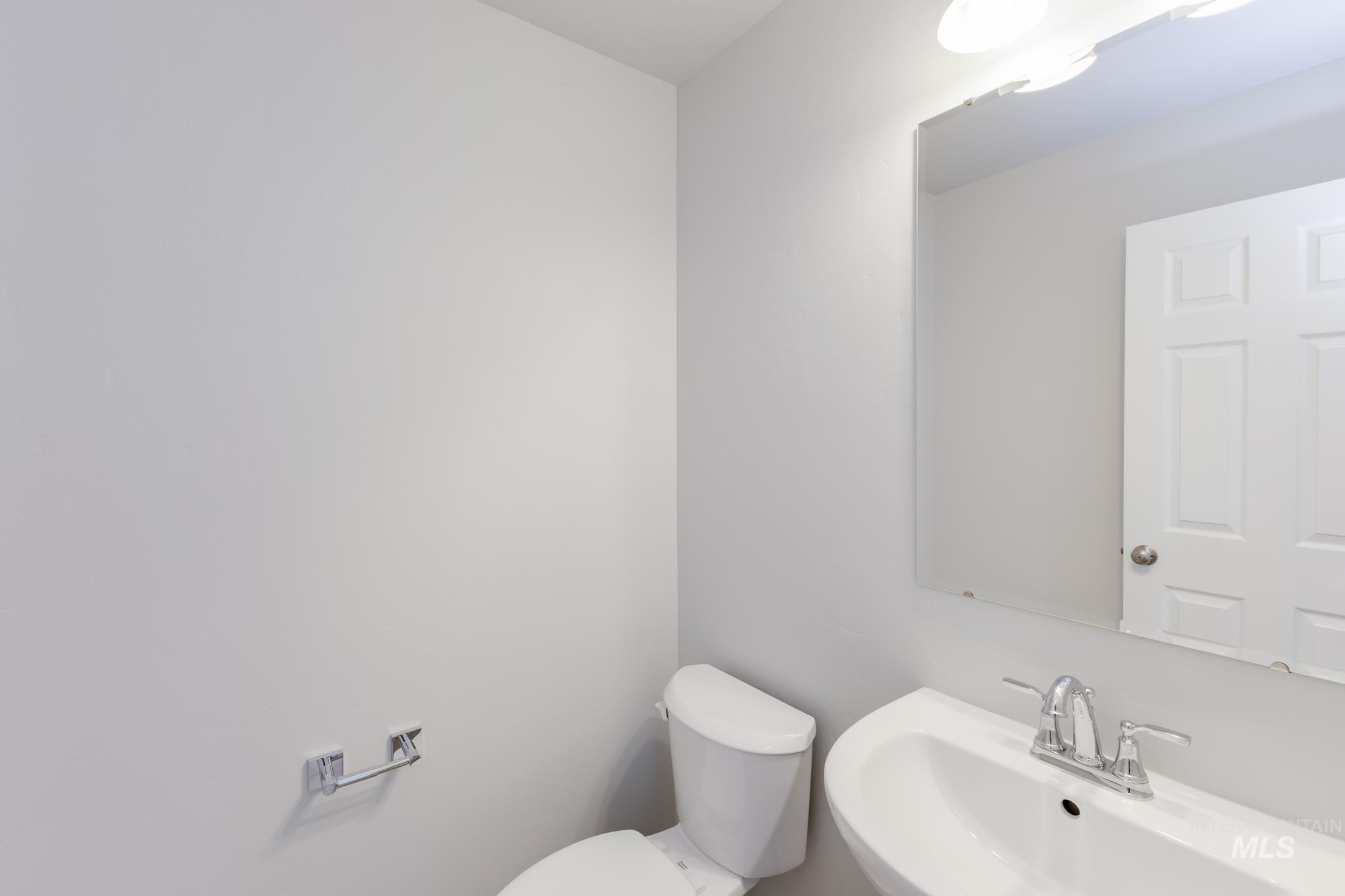 121 Caribou St, Horseshoe Bend, Idaho 83629, 3 Bedrooms, 2.5 Bathrooms, Residential For Sale, Price $324,990,MLS 98962445