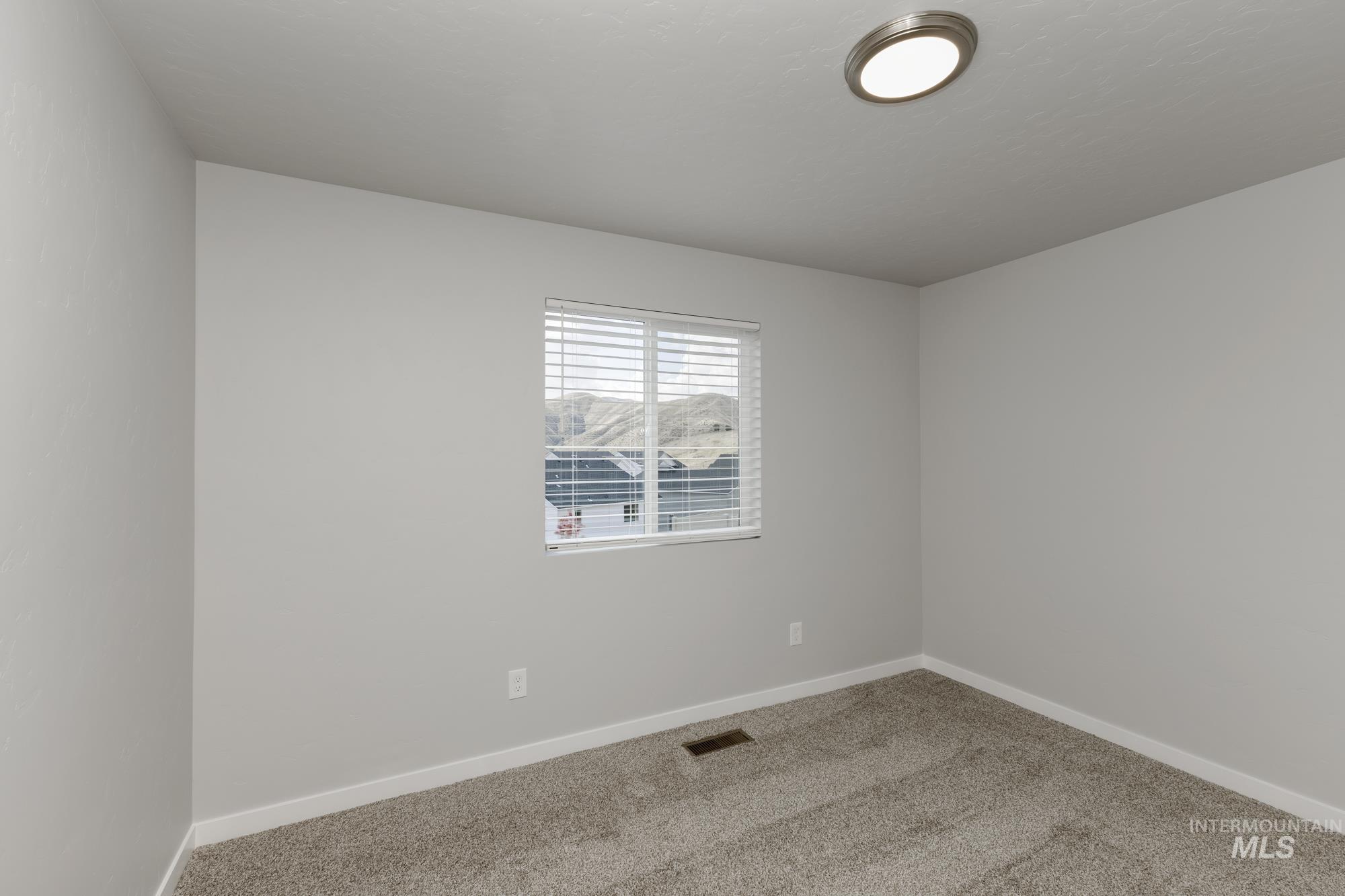 121 Caribou St, Horseshoe Bend, Idaho 83629, 3 Bedrooms, 2.5 Bathrooms, Residential For Sale, Price $324,990,MLS 98962445