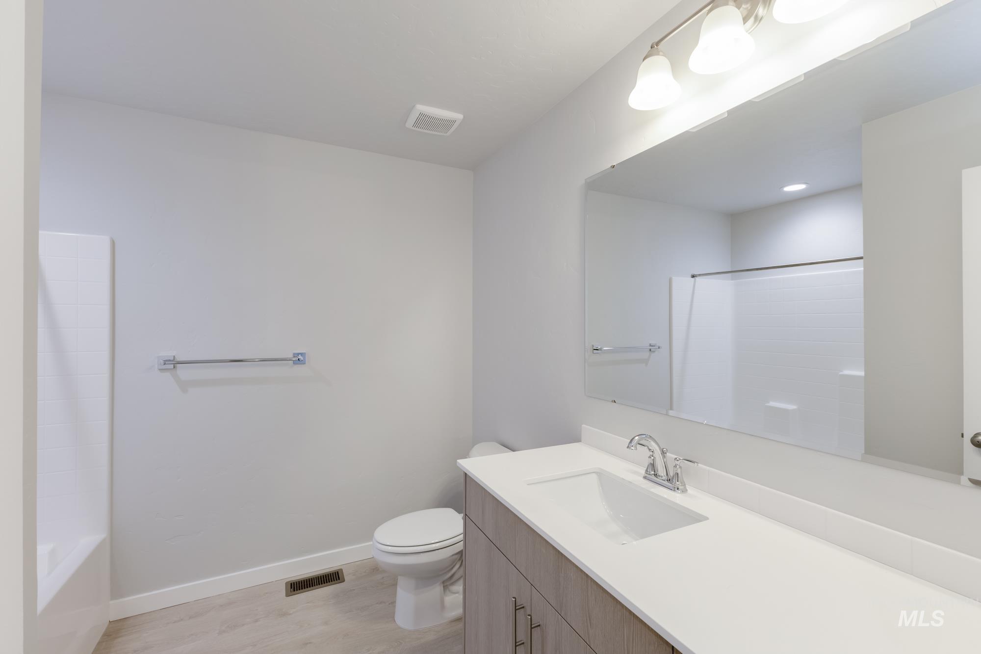 121 Caribou St, Horseshoe Bend, Idaho 83629, 3 Bedrooms, 2.5 Bathrooms, Residential For Sale, Price $324,990,MLS 98962445