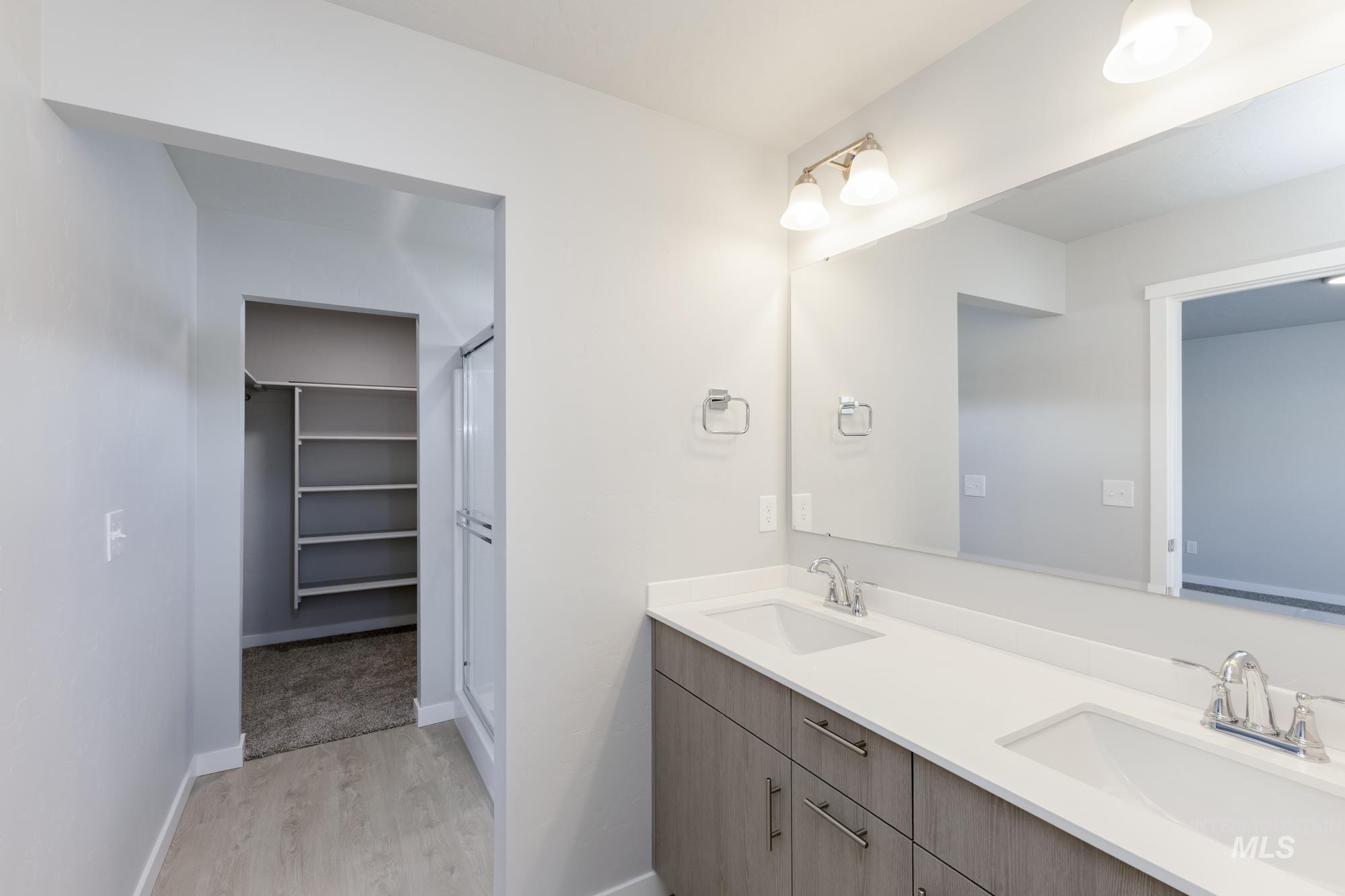 121 Caribou St, Horseshoe Bend, Idaho 83629, 3 Bedrooms, 2.5 Bathrooms, Residential For Sale, Price $324,990,MLS 98962445