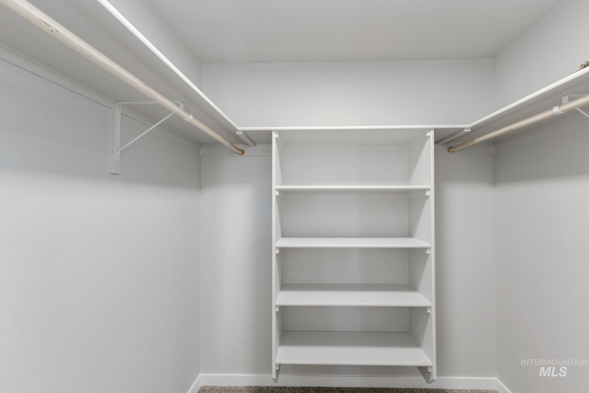 121 Caribou St, Horseshoe Bend, Idaho 83629, 3 Bedrooms, 2.5 Bathrooms, Residential For Sale, Price $324,990,MLS 98962445