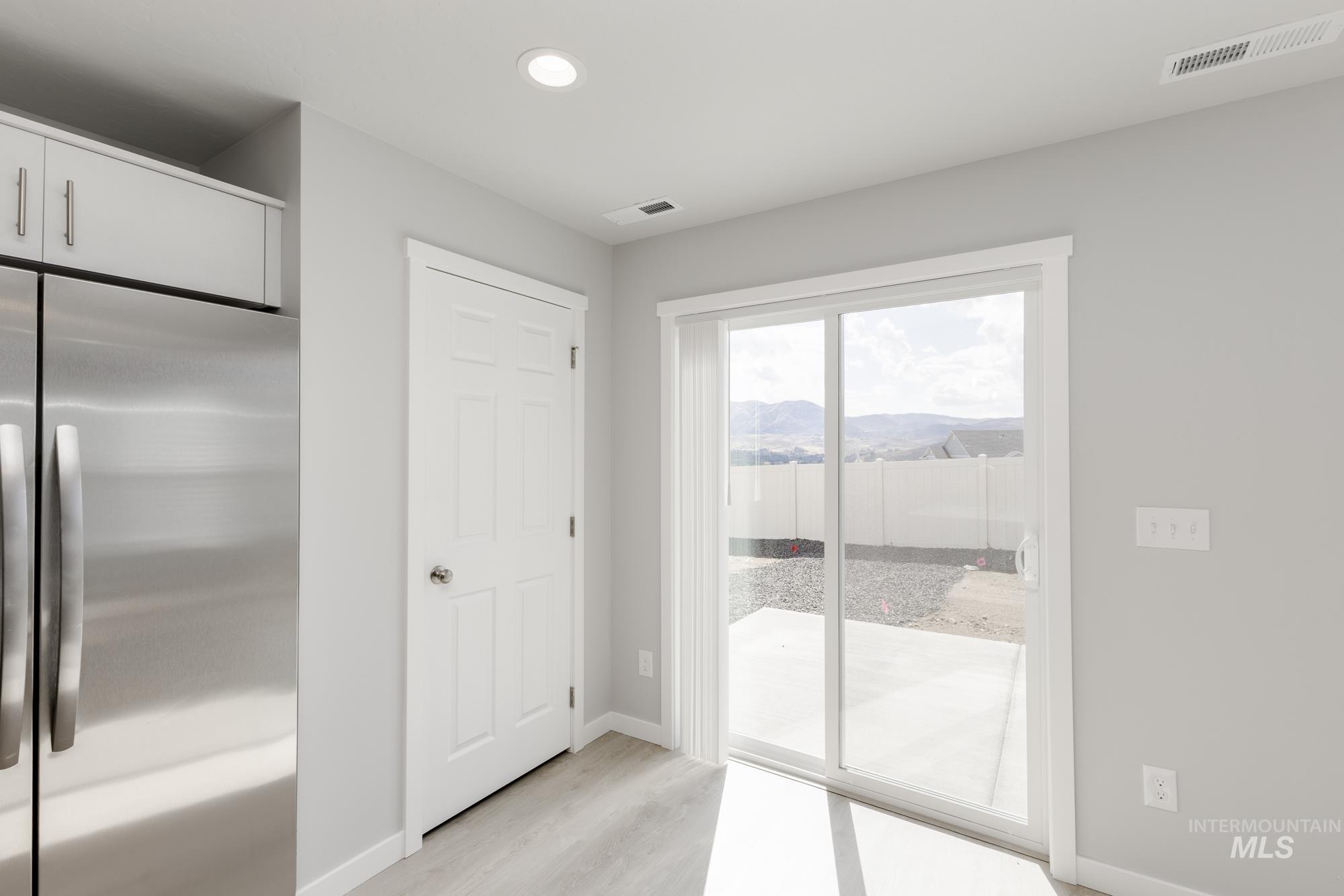 121 Caribou St, Horseshoe Bend, Idaho 83629, 3 Bedrooms, 2.5 Bathrooms, Residential For Sale, Price $324,990,MLS 98962445