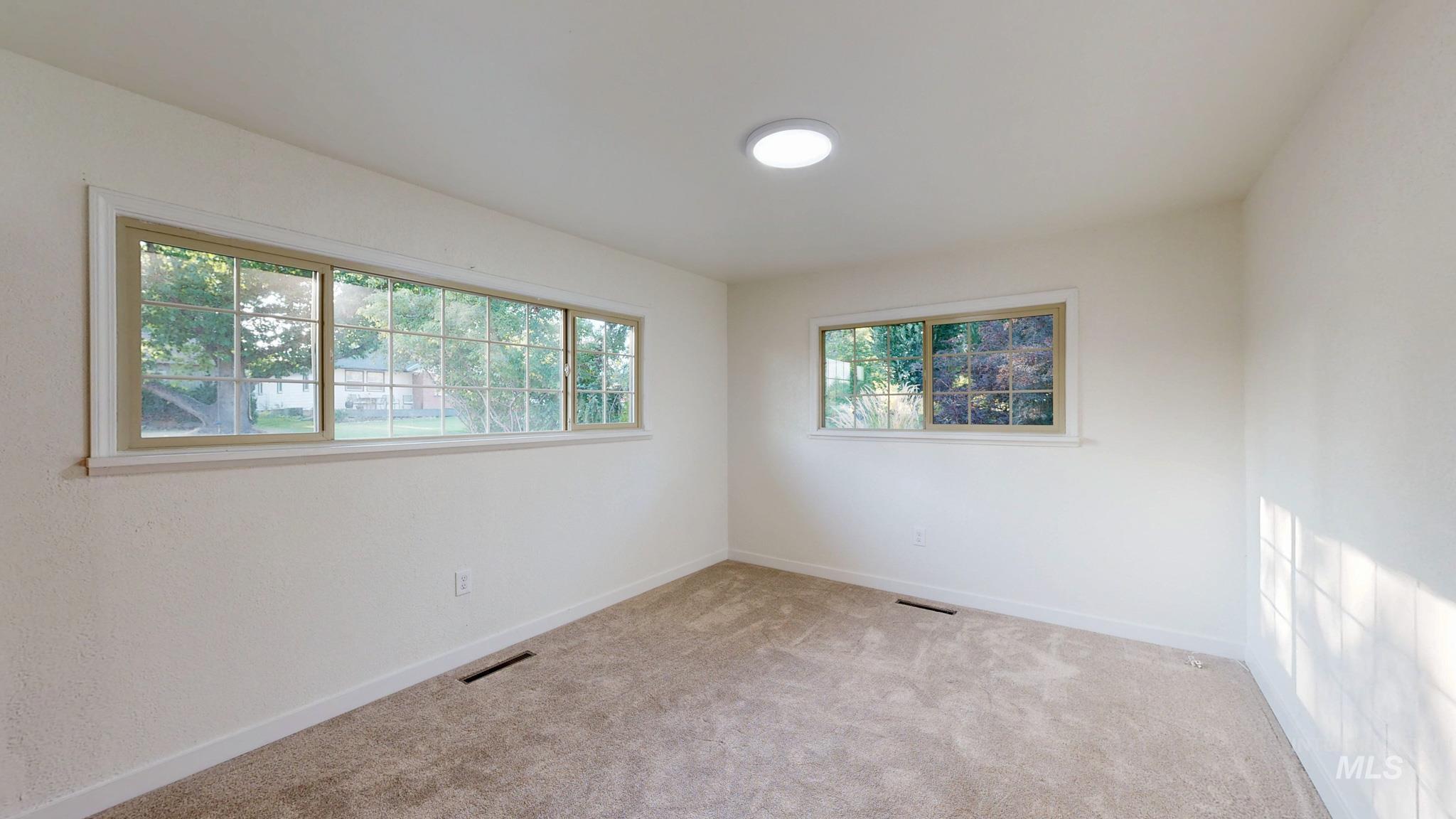 204 N Blaine, Moscow, Idaho 83843, 5 Bedrooms, 3 Bathrooms, Residential For Sale, Price $590,000,MLS 98962451