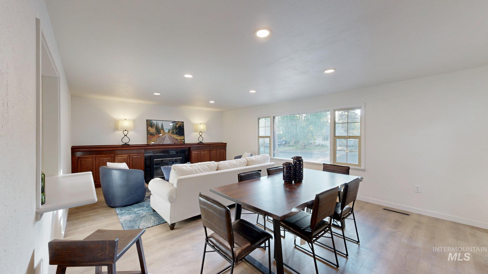 204 N Blaine, Moscow, Idaho 83843, 5 Bedrooms, 3 Bathrooms, Residential For Sale, Price $590,000,MLS 98962451