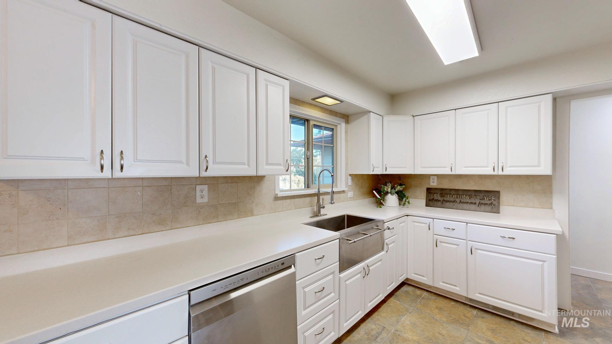 204 N Blaine, Moscow, Idaho 83843, 5 Bedrooms, 3 Bathrooms, Residential For Sale, Price $590,000,MLS 98962451