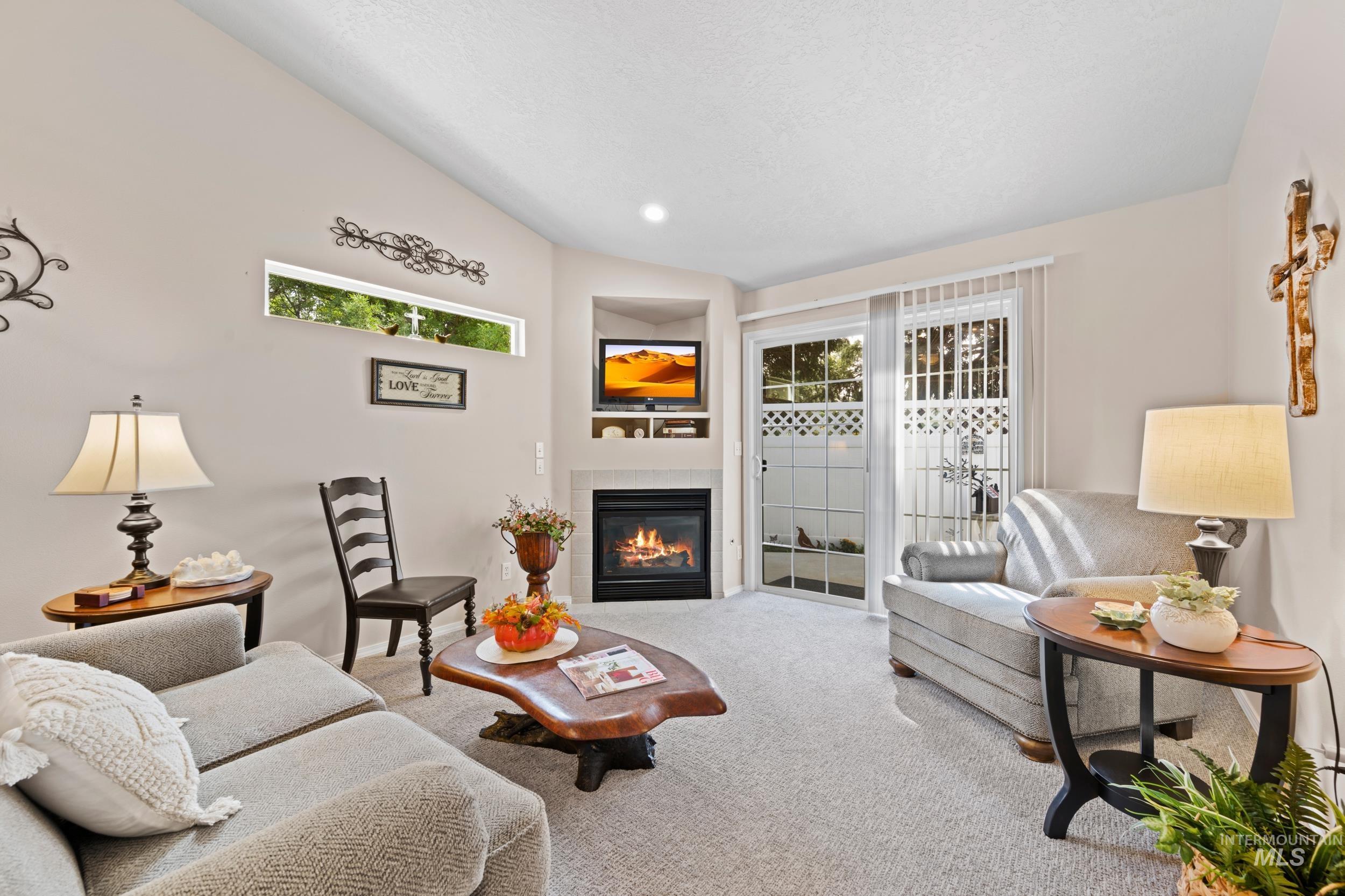 105 E Waterbury Ln, Meridian, Idaho 83646, 2 Bedrooms, 2 Bathrooms, Residential For Sale, Price $309,990,MLS 98962472