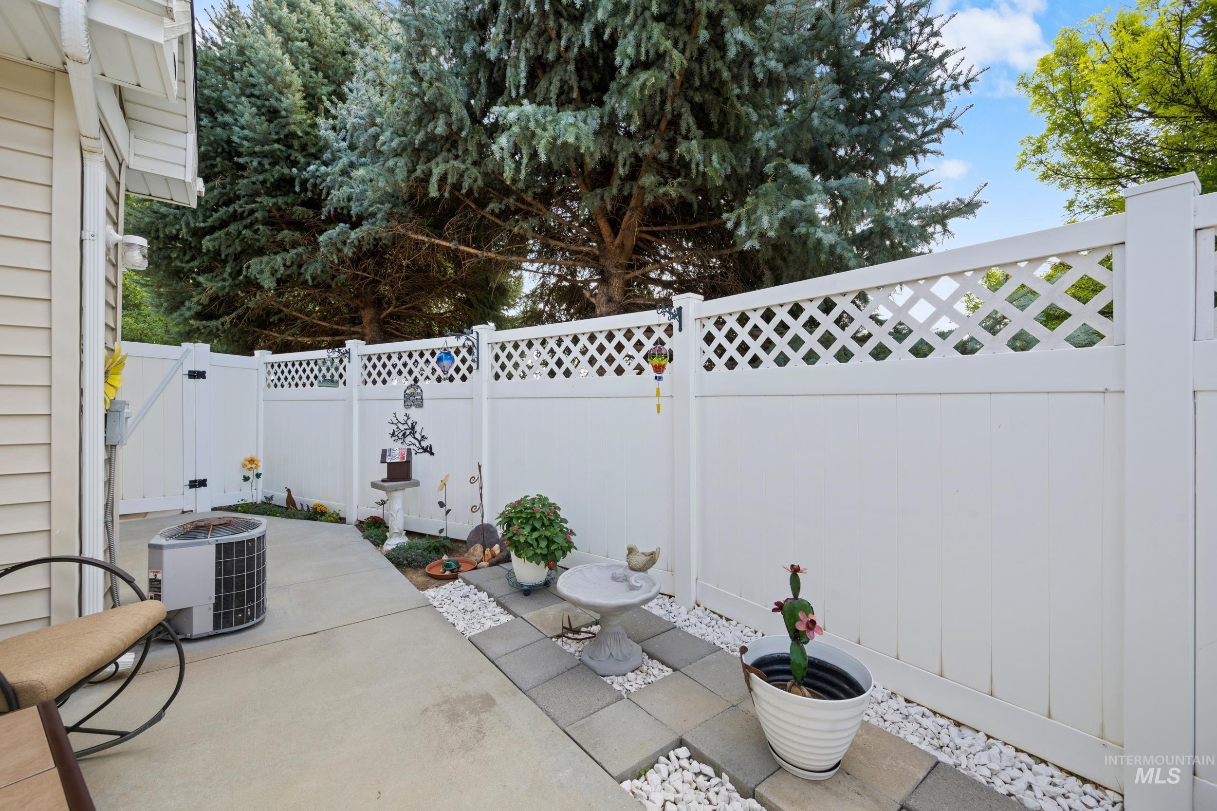 105 E Waterbury Ln, Meridian, Idaho 83646, 2 Bedrooms, 2 Bathrooms, Residential For Sale, Price $309,990,MLS 98962472