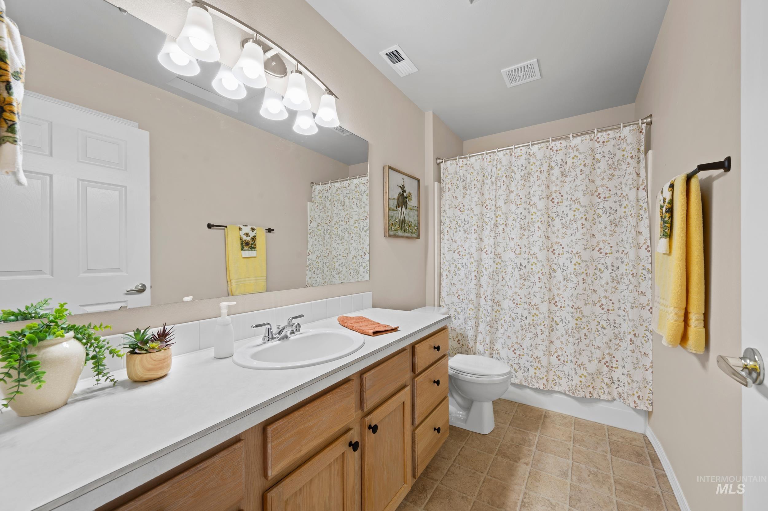 105 E Waterbury Ln, Meridian, Idaho 83646, 2 Bedrooms, 2 Bathrooms, Residential For Sale, Price $309,990,MLS 98962472