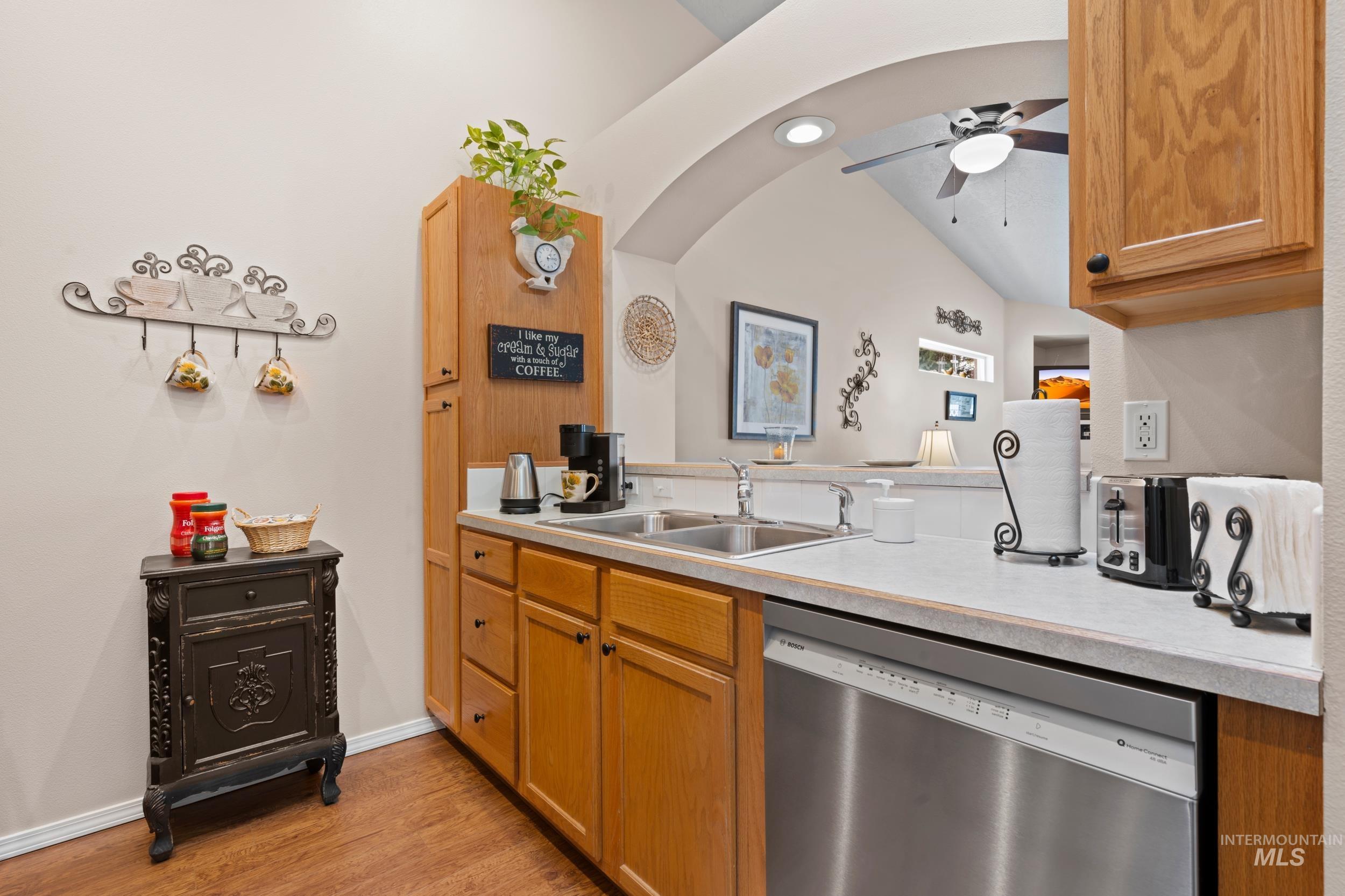 105 E Waterbury Ln, Meridian, Idaho 83646, 2 Bedrooms, 2 Bathrooms, Residential For Sale, Price $309,990,MLS 98962472