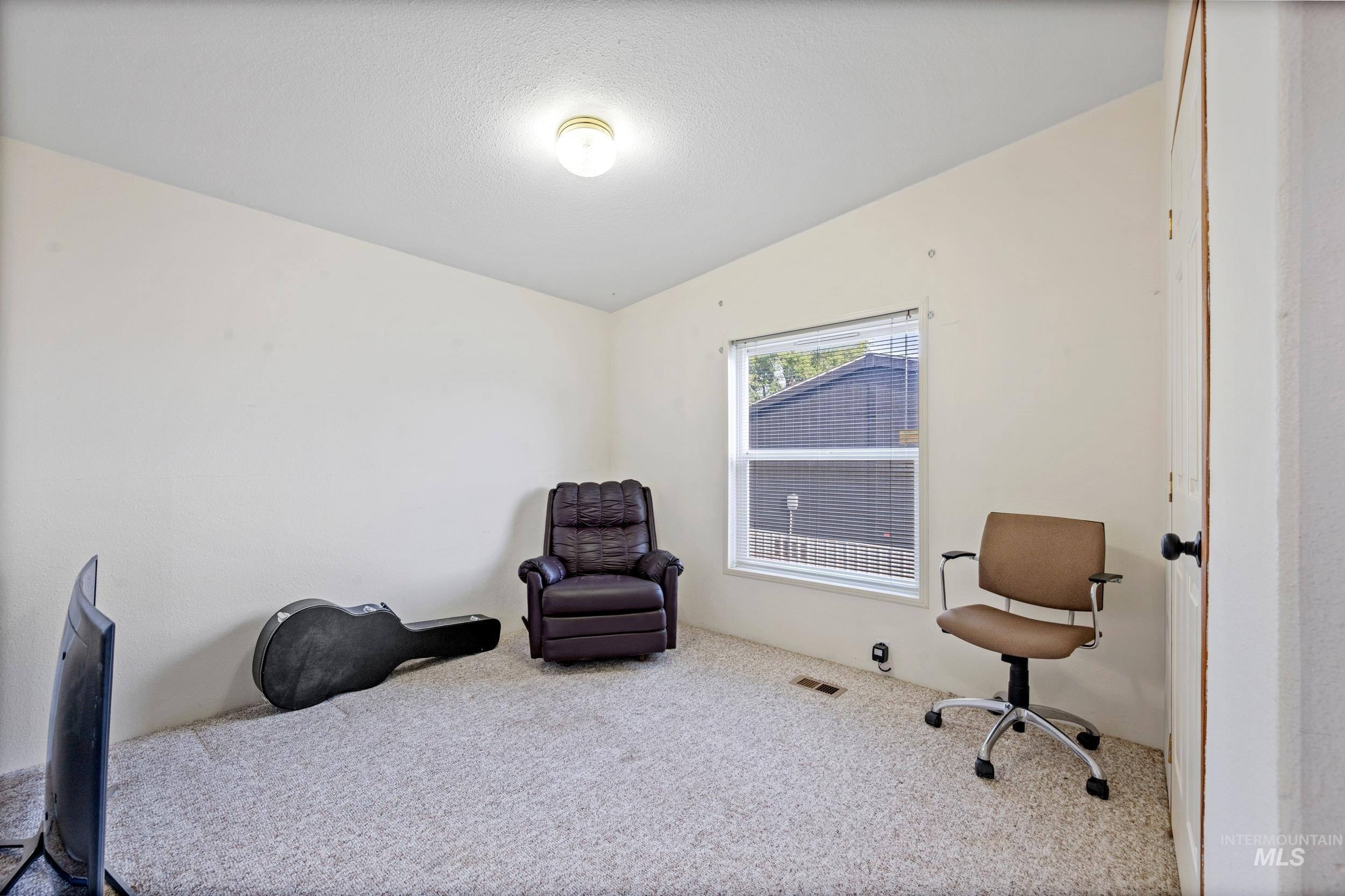 100 NW 16th St, Fruitland, Idaho 83619, 3 Bedrooms, 2 Bathrooms, Residential For Sale, Price $152,000,MLS 98962474