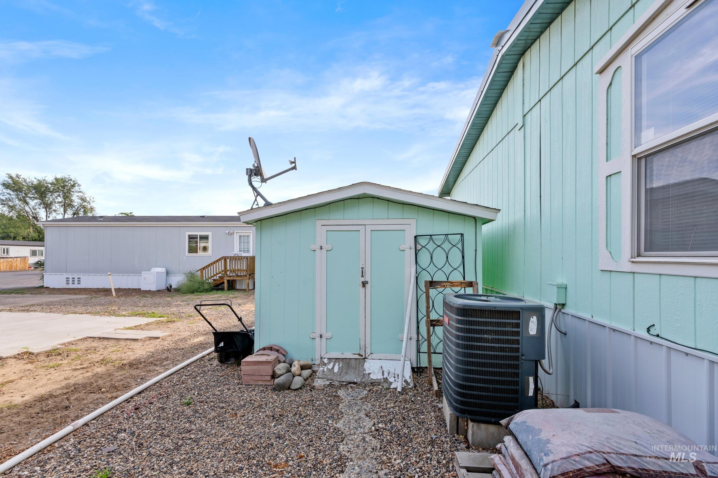 100 NW 16th St, Fruitland, Idaho 83619, 3 Bedrooms, 2 Bathrooms, Residential For Sale, Price $152,000,MLS 98962474