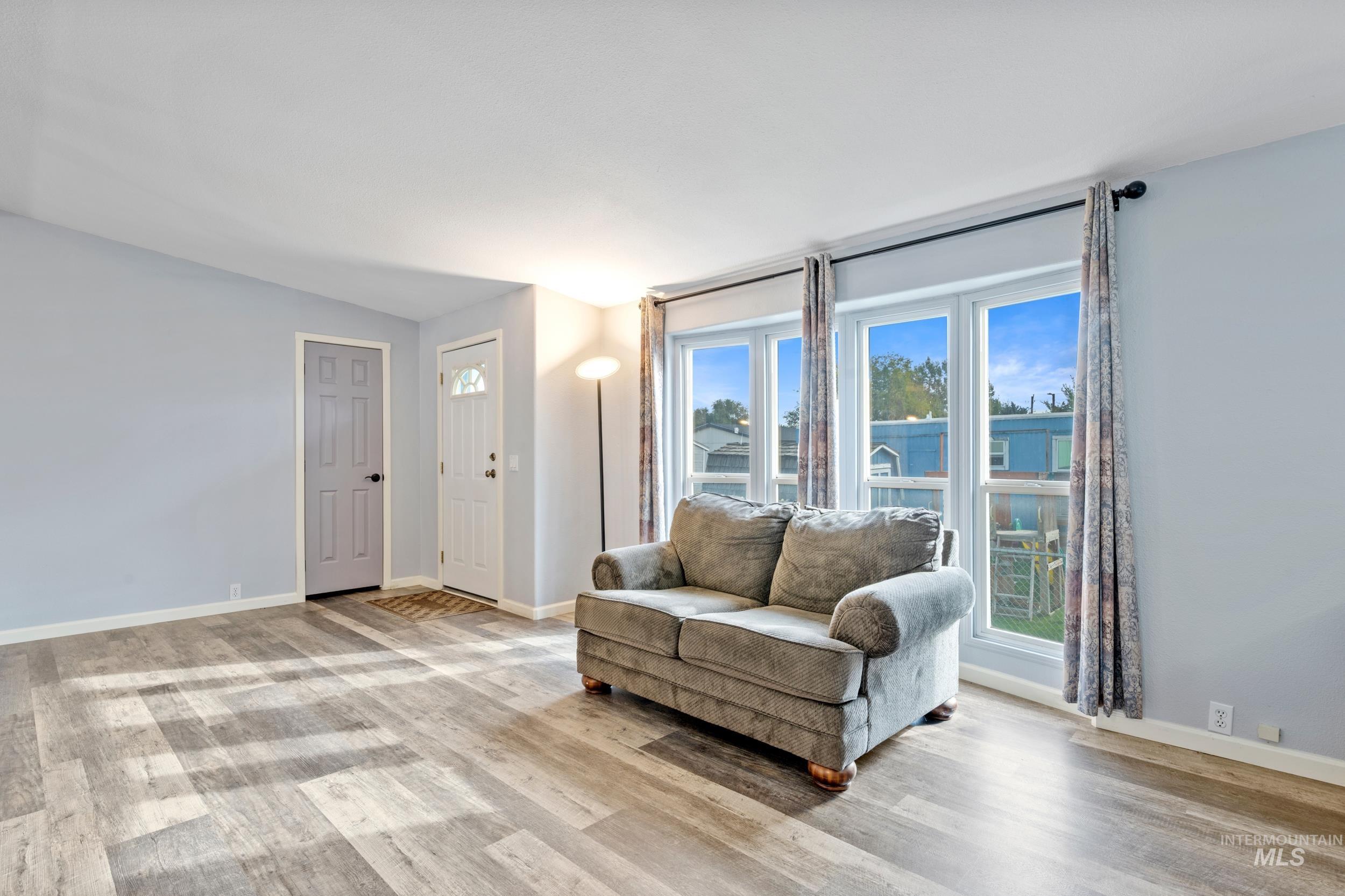 100 NW 16th St, Fruitland, Idaho 83619, 3 Bedrooms, 2 Bathrooms, Residential For Sale, Price $152,000,MLS 98962474