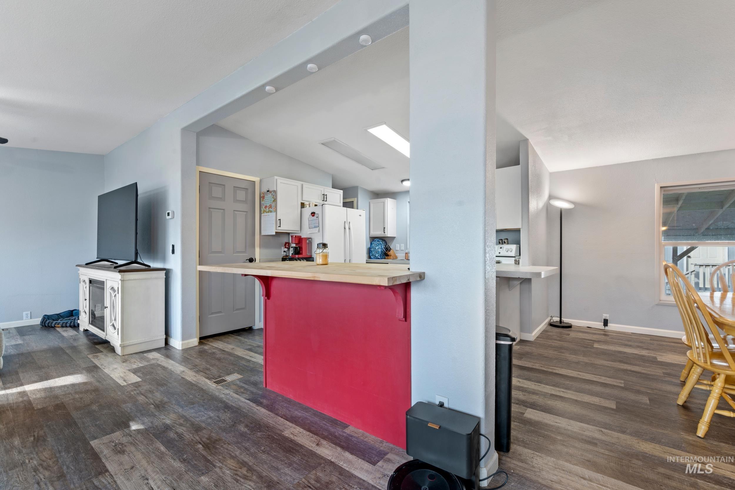 100 NW 16th St, Fruitland, Idaho 83619, 3 Bedrooms, 2 Bathrooms, Residential For Sale, Price $152,000,MLS 98962474