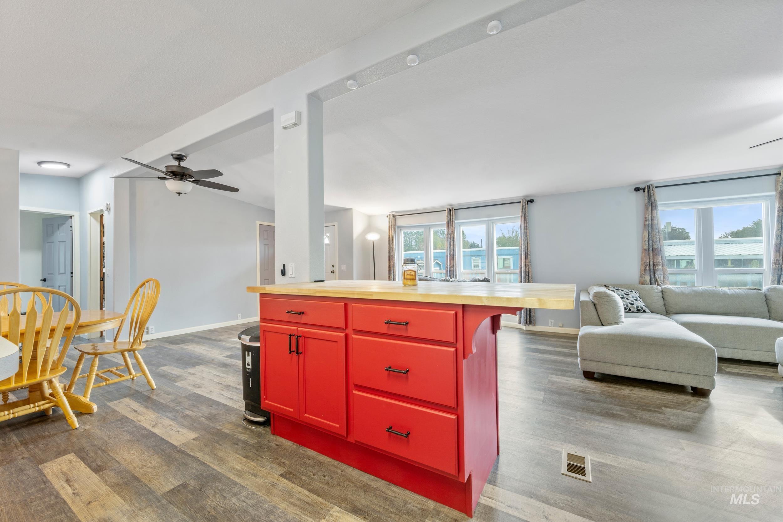 100 NW 16th St, Fruitland, Idaho 83619, 3 Bedrooms, 2 Bathrooms, Residential For Sale, Price $152,000,MLS 98962474