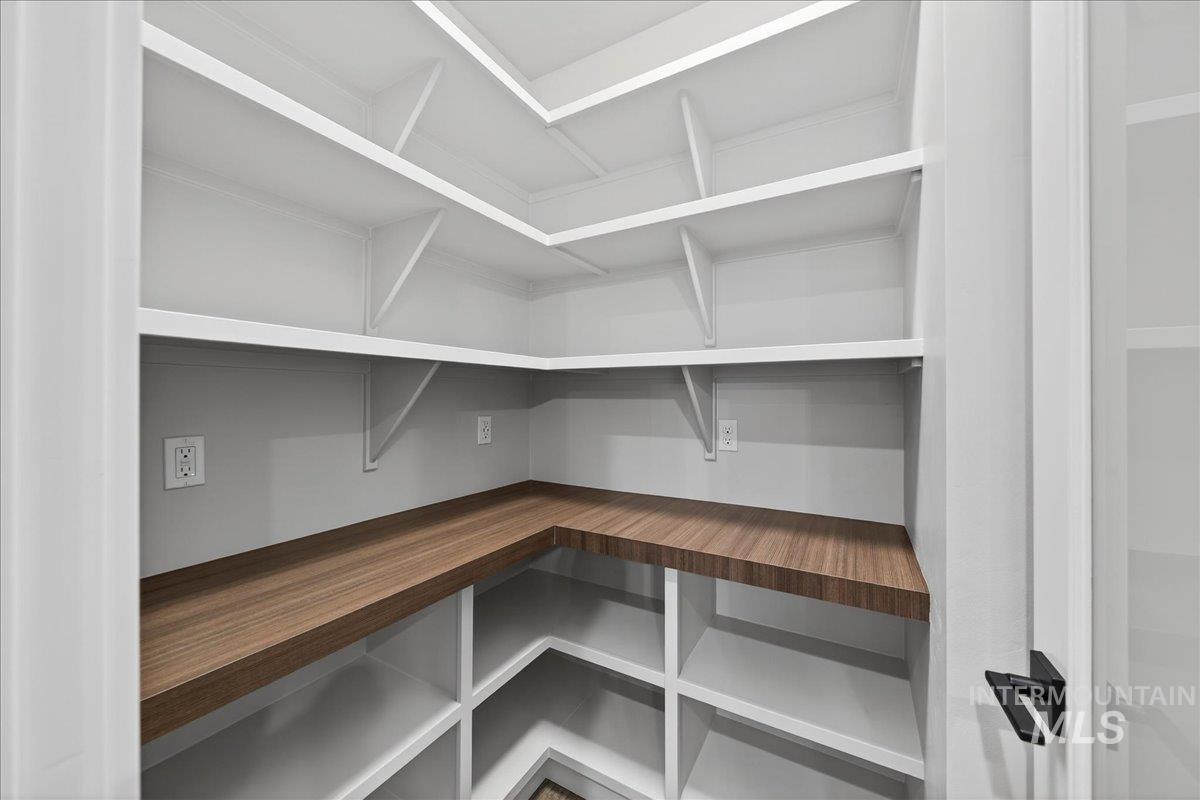 4603 S Hennessy Ave, Meridian, Idaho 83642-1020, 3 Bedrooms, 2 Bathrooms, Residential For Sale, Price $597,900,MLS 98962478